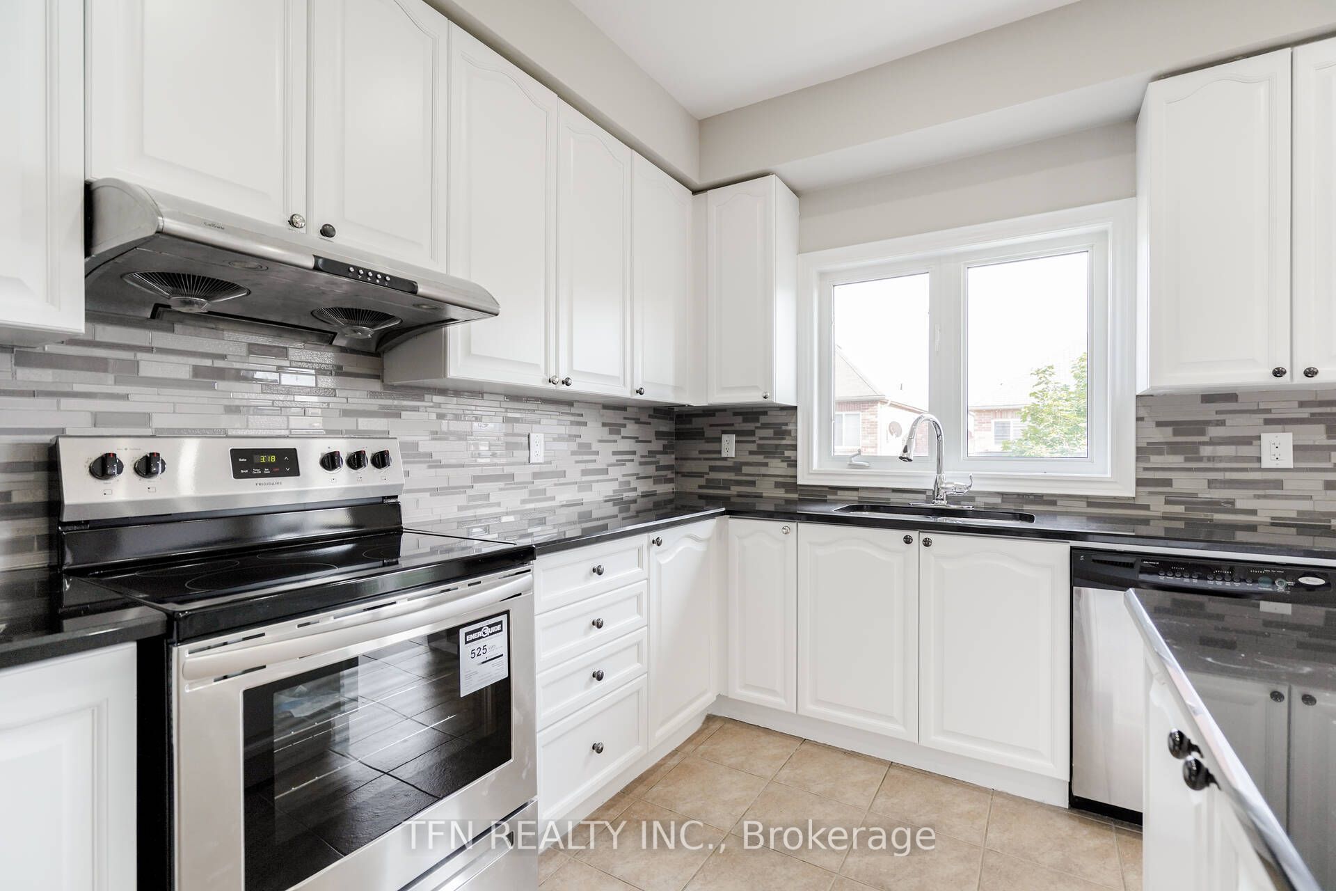 1648 Pennel Drive Upper Property Photo 17