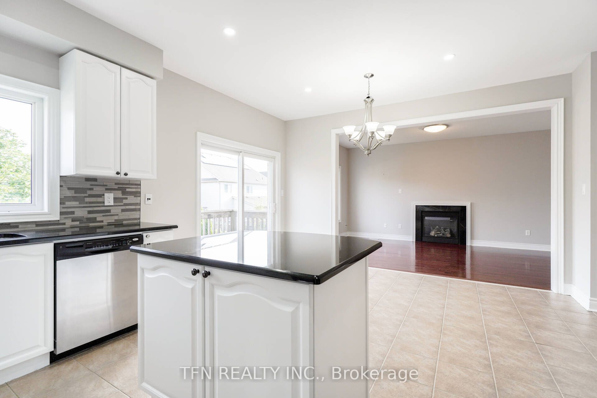 1648 Pennel Drive Upper Property Photo 18