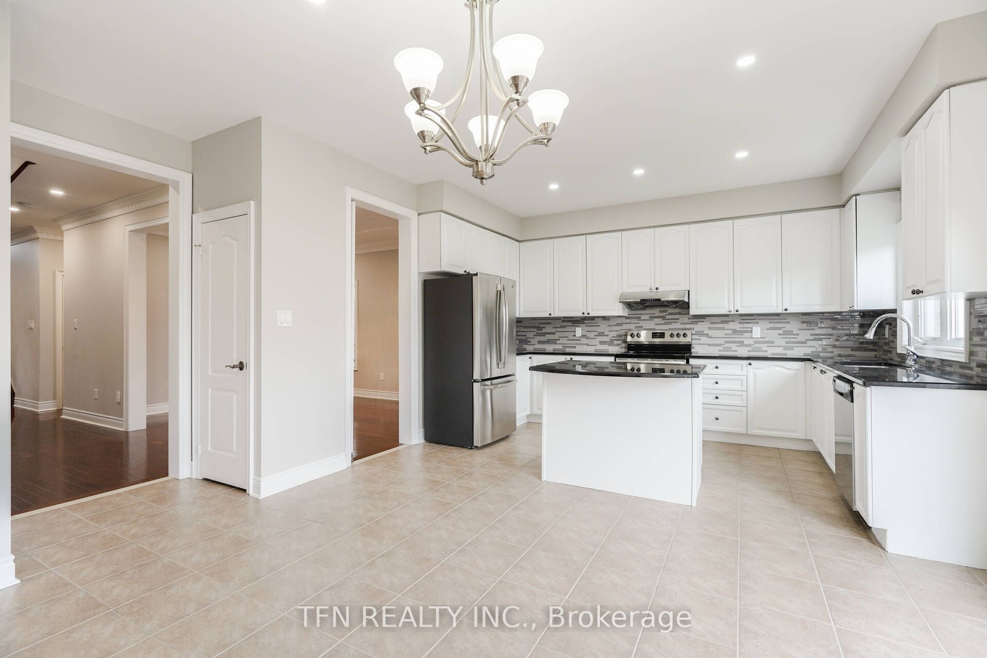 1648 Pennel Drive Upper Property Photo 20