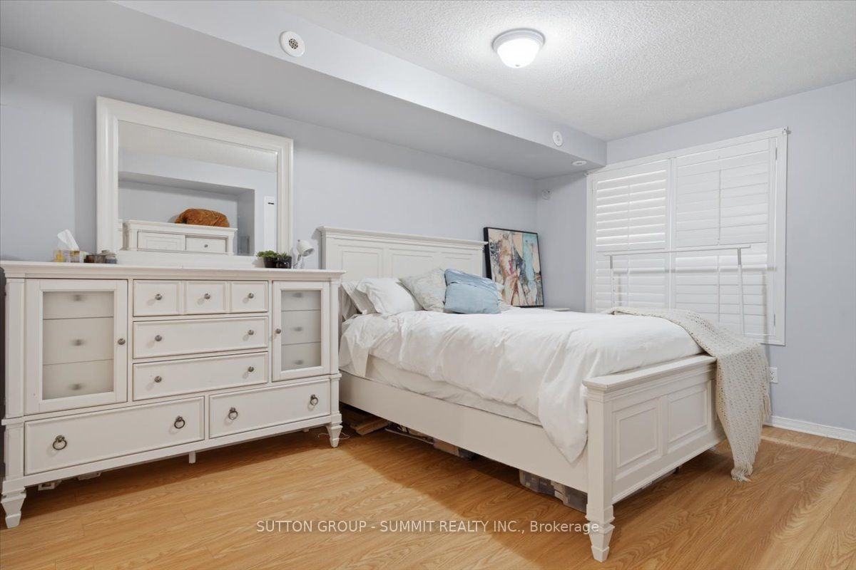 25 Strangford Lane 201 Property Photo 15