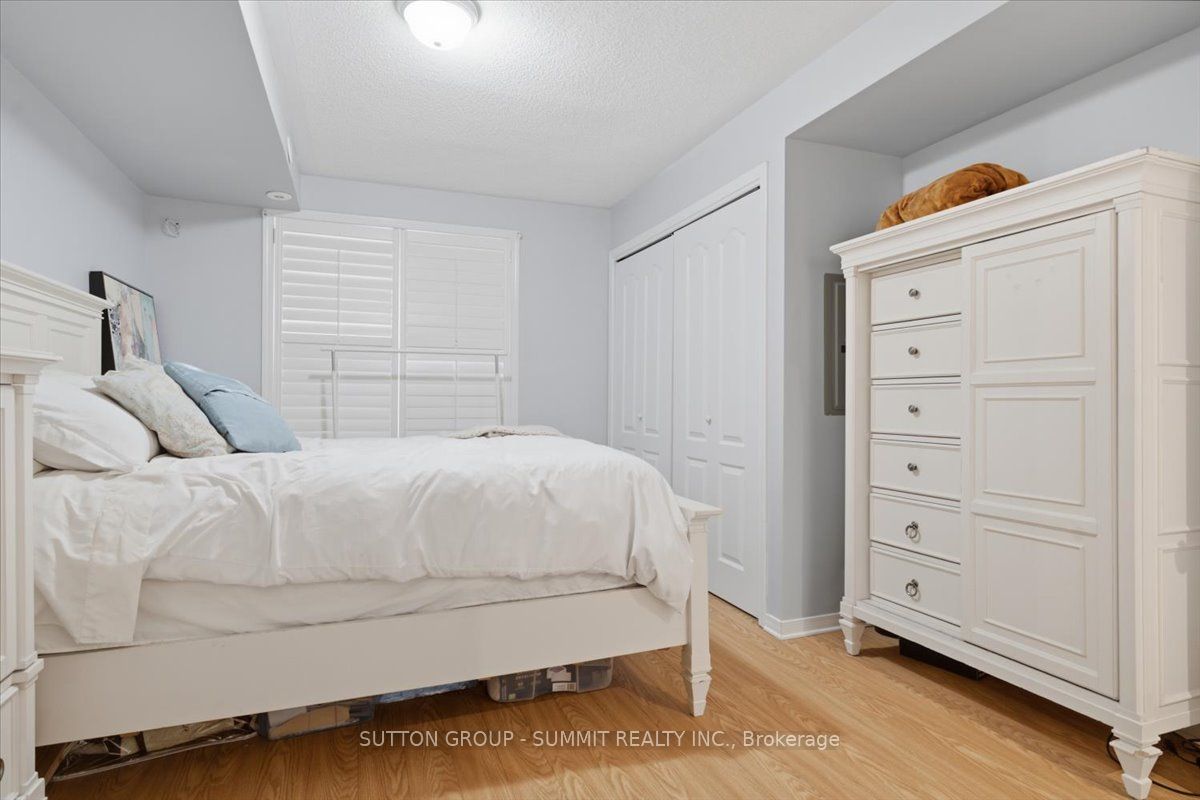 25 Strangford Lane 201 Property Photo 17