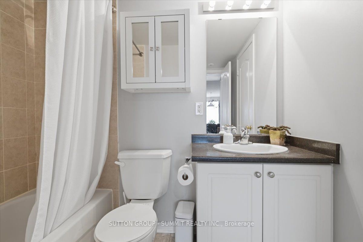 25 Strangford Lane 201 Property Photo 19