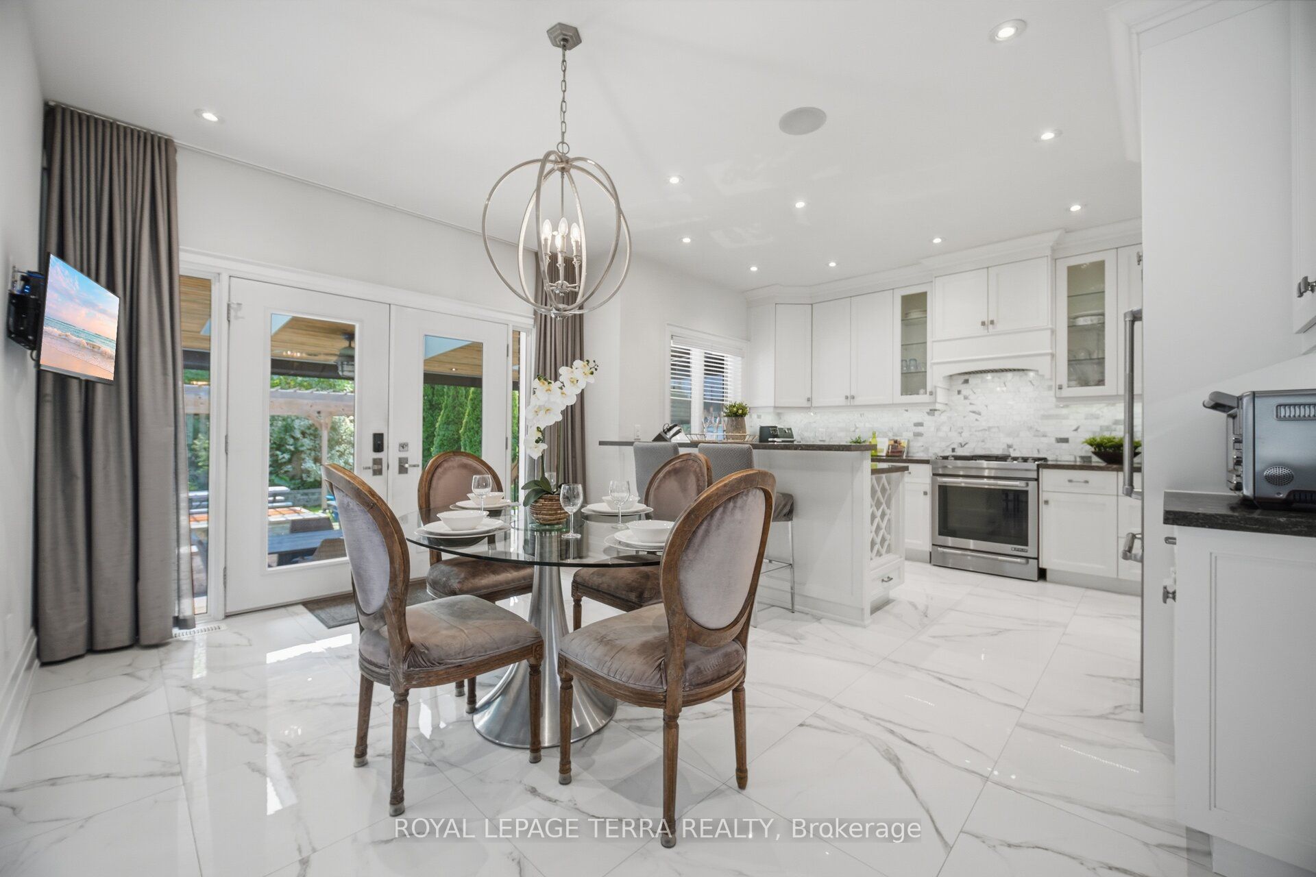 27 Minford Avenue Property Photo 19