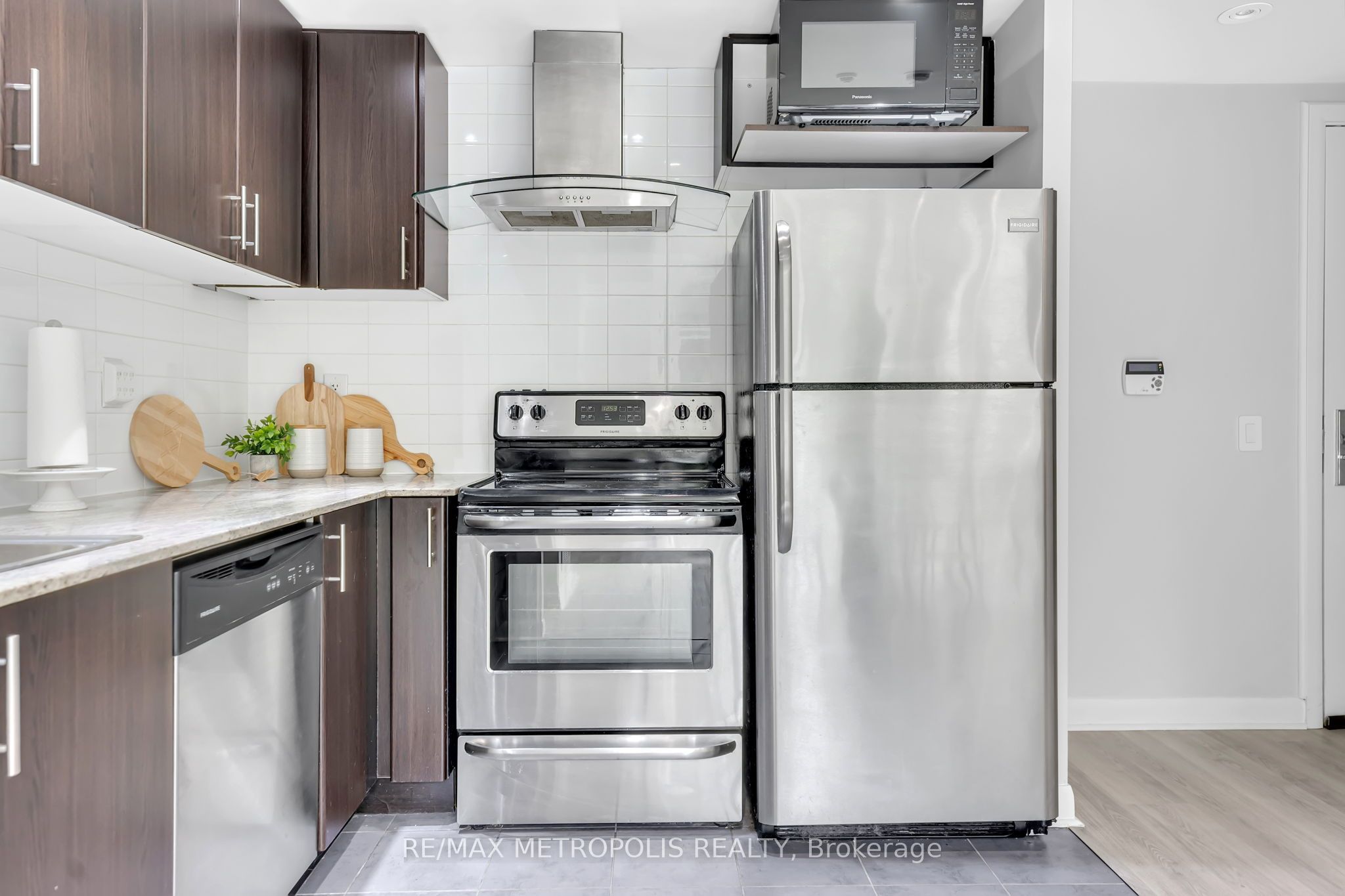 180 Borough Drive Property Photo 18