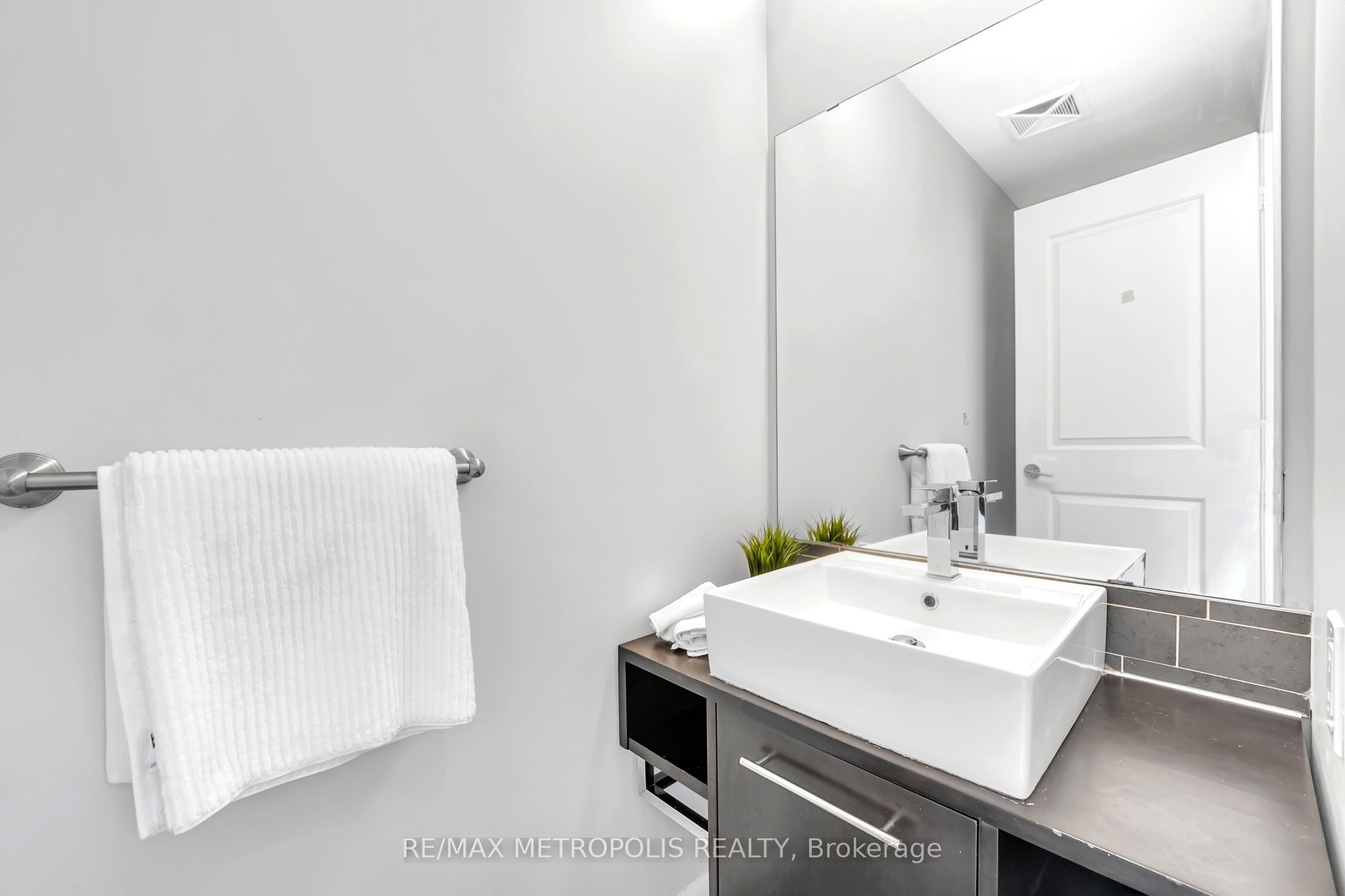 180 Borough Drive Property Photo 19