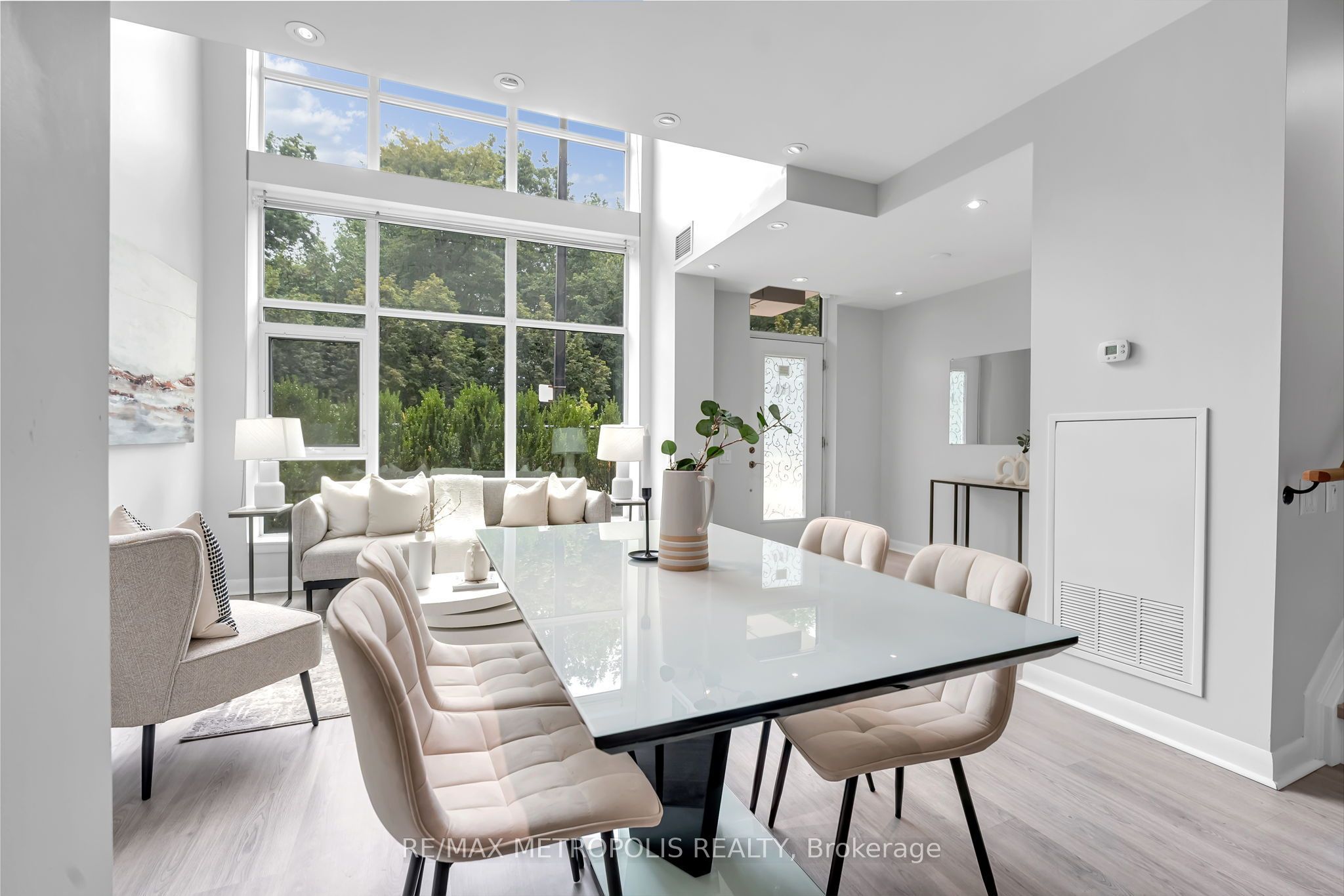 180 Borough Drive Property Photo 21