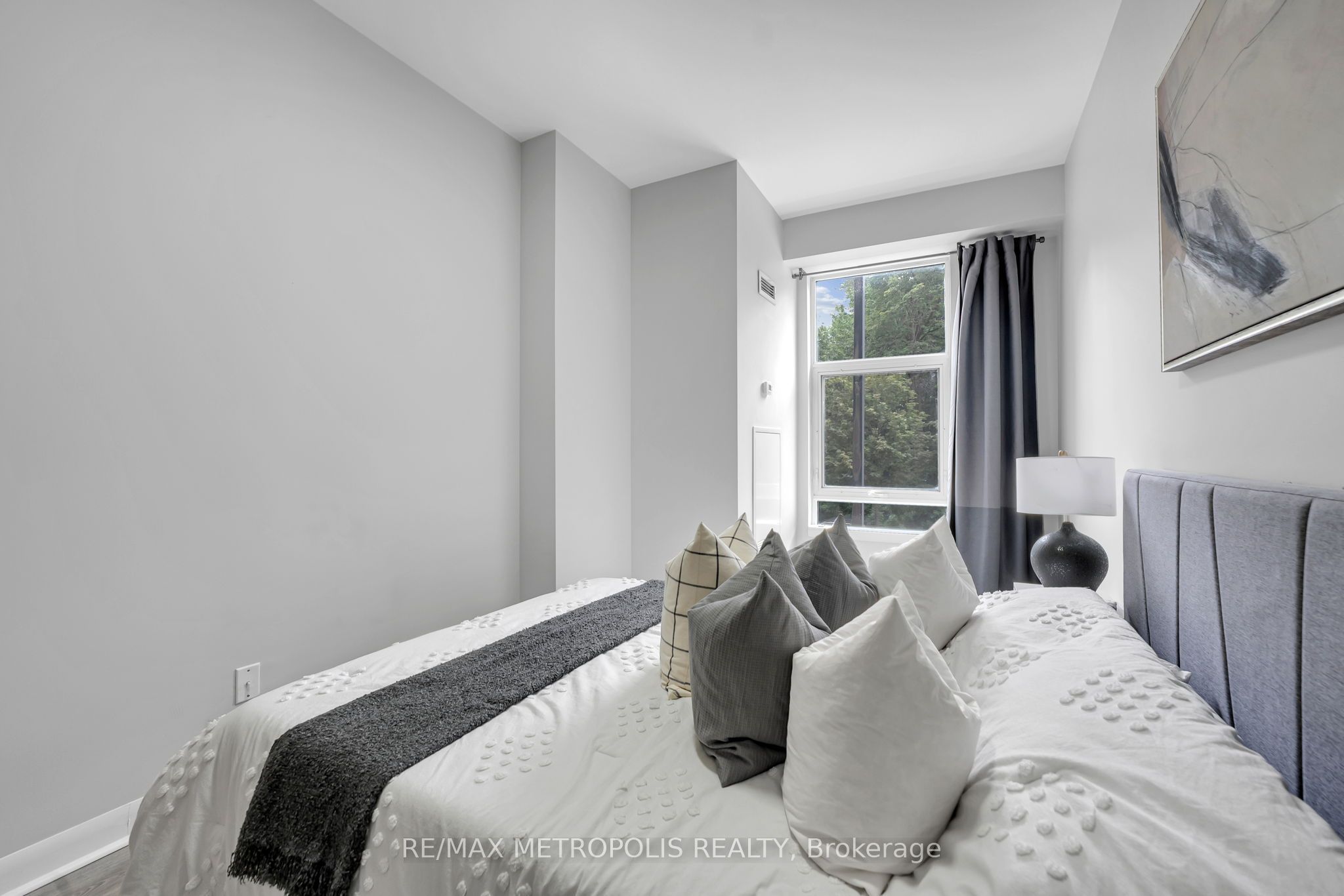 180 Borough Drive Property Photo 29