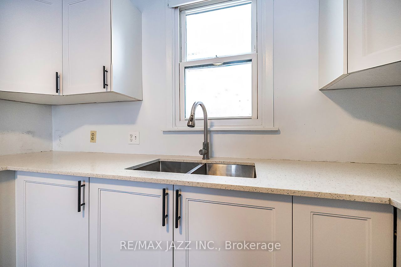 548 Front Street Property Photo 2