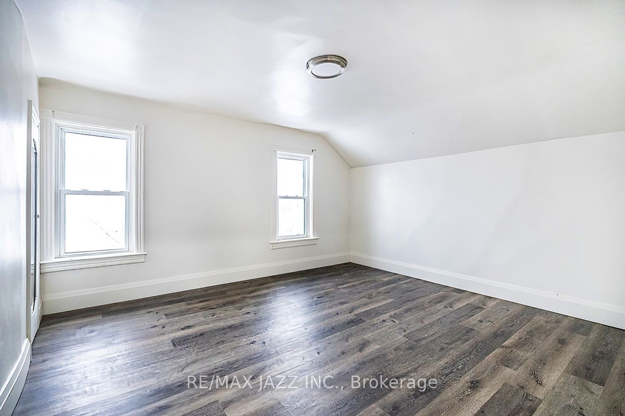 548 Front Street Property Photo 8