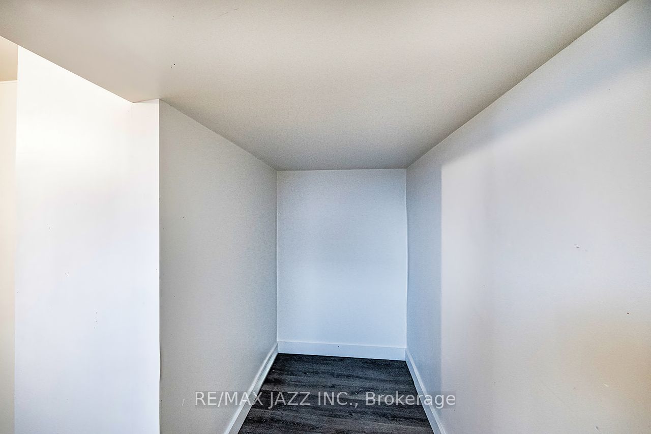 548 Front Street Property Photo 9