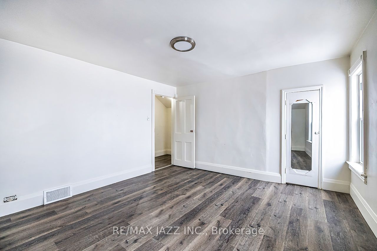 548 Front Street Property Photo 10