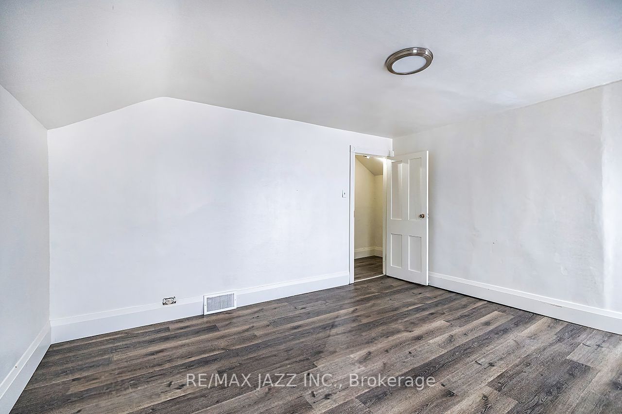 548 Front Street Property Photo 11