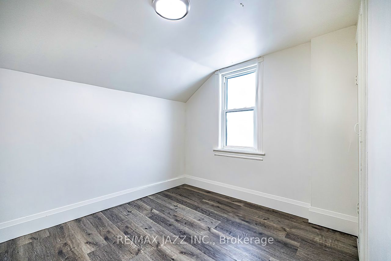 548 Front Street Property Photo 12