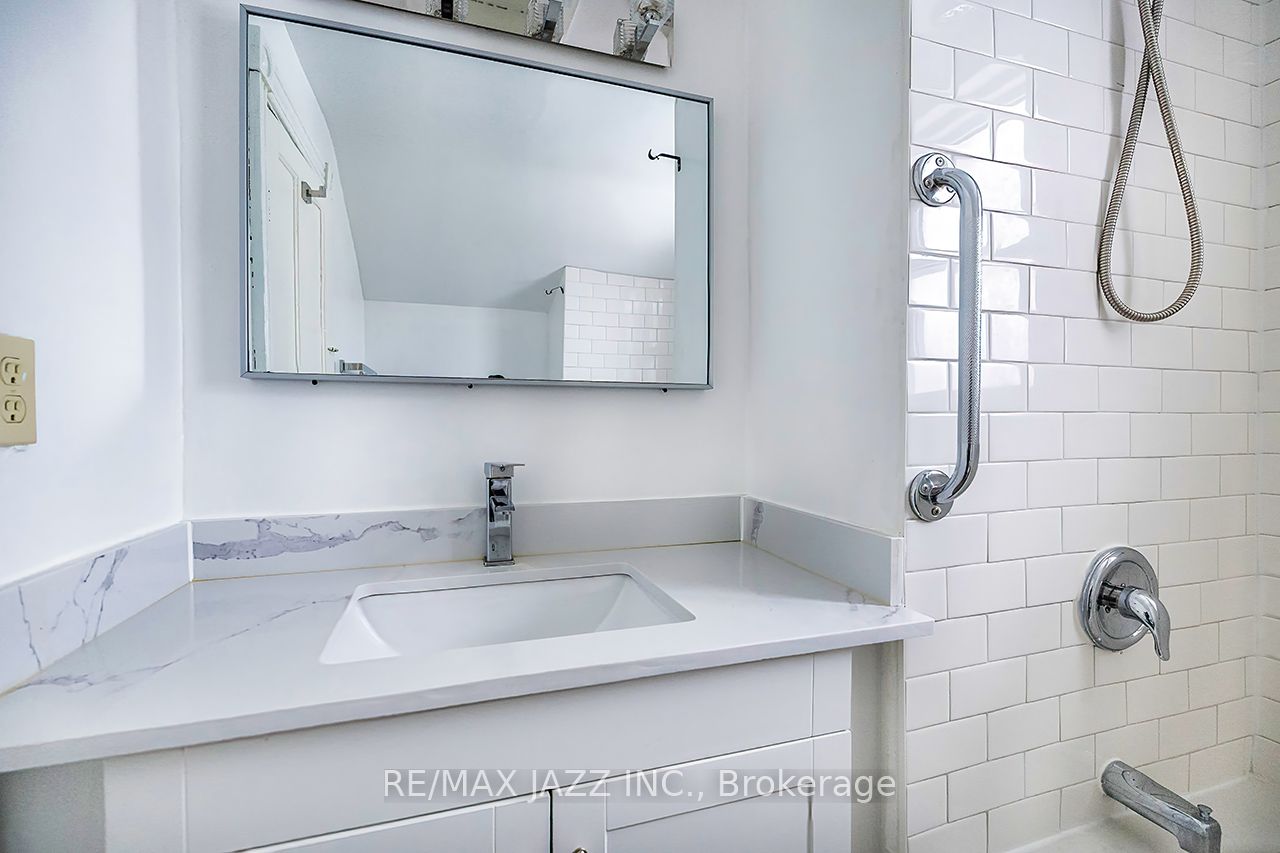 548 Front Street Property Photo 14