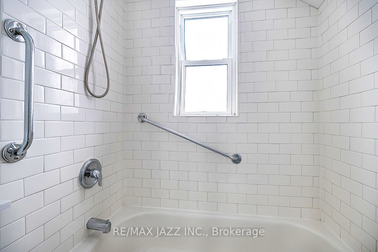 548 Front Street Property Photo 15