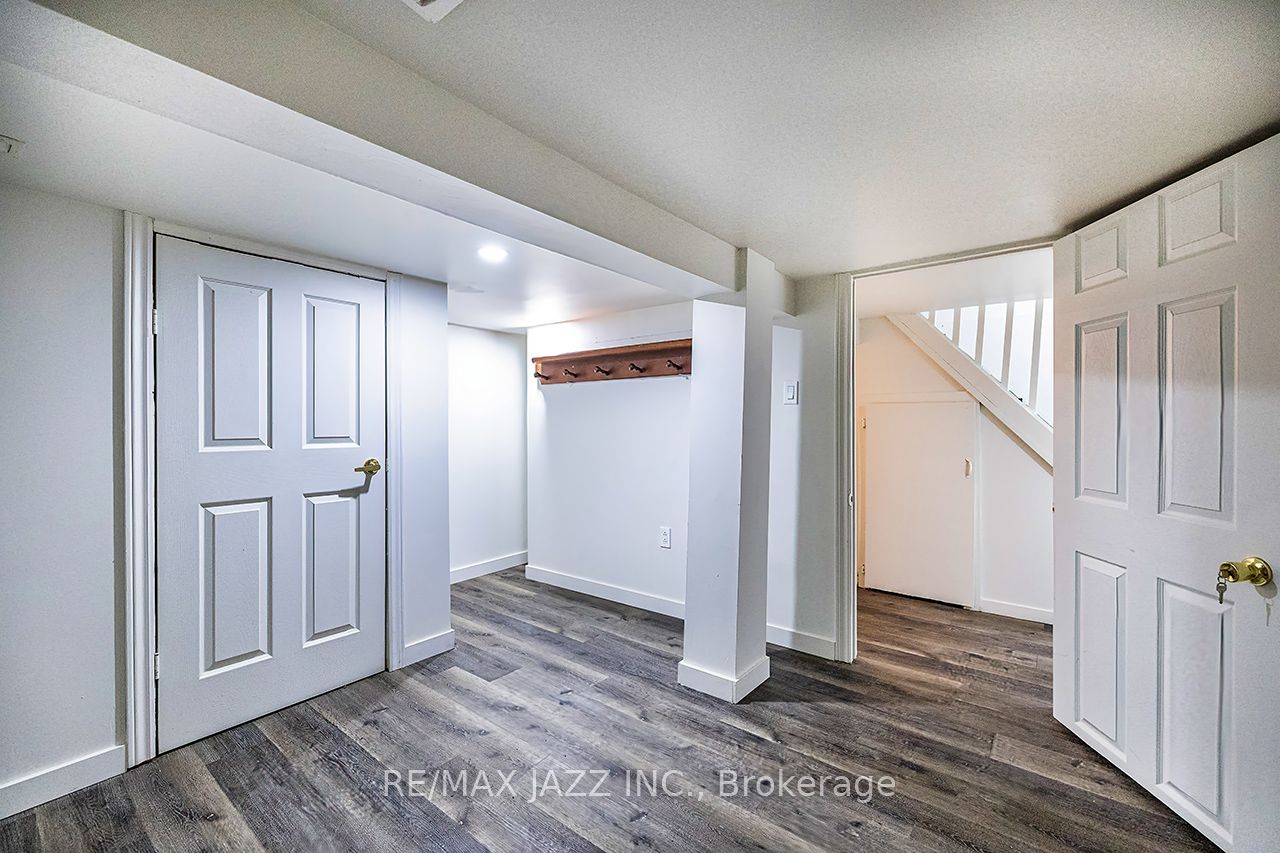 548 Front Street Property Photo 17