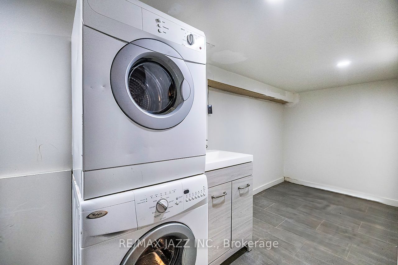 548 Front Street Property Photo 19