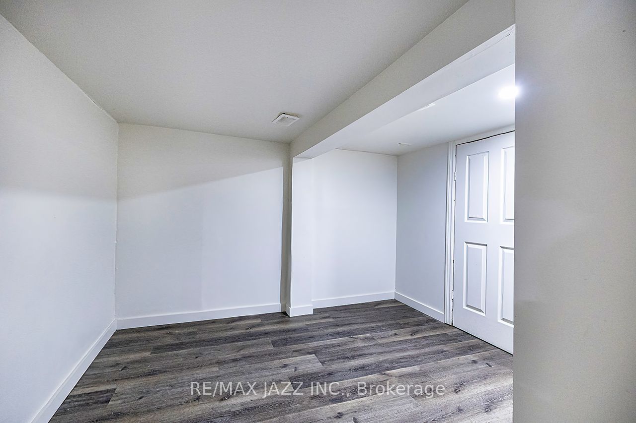 548 Front Street Property Photo 21