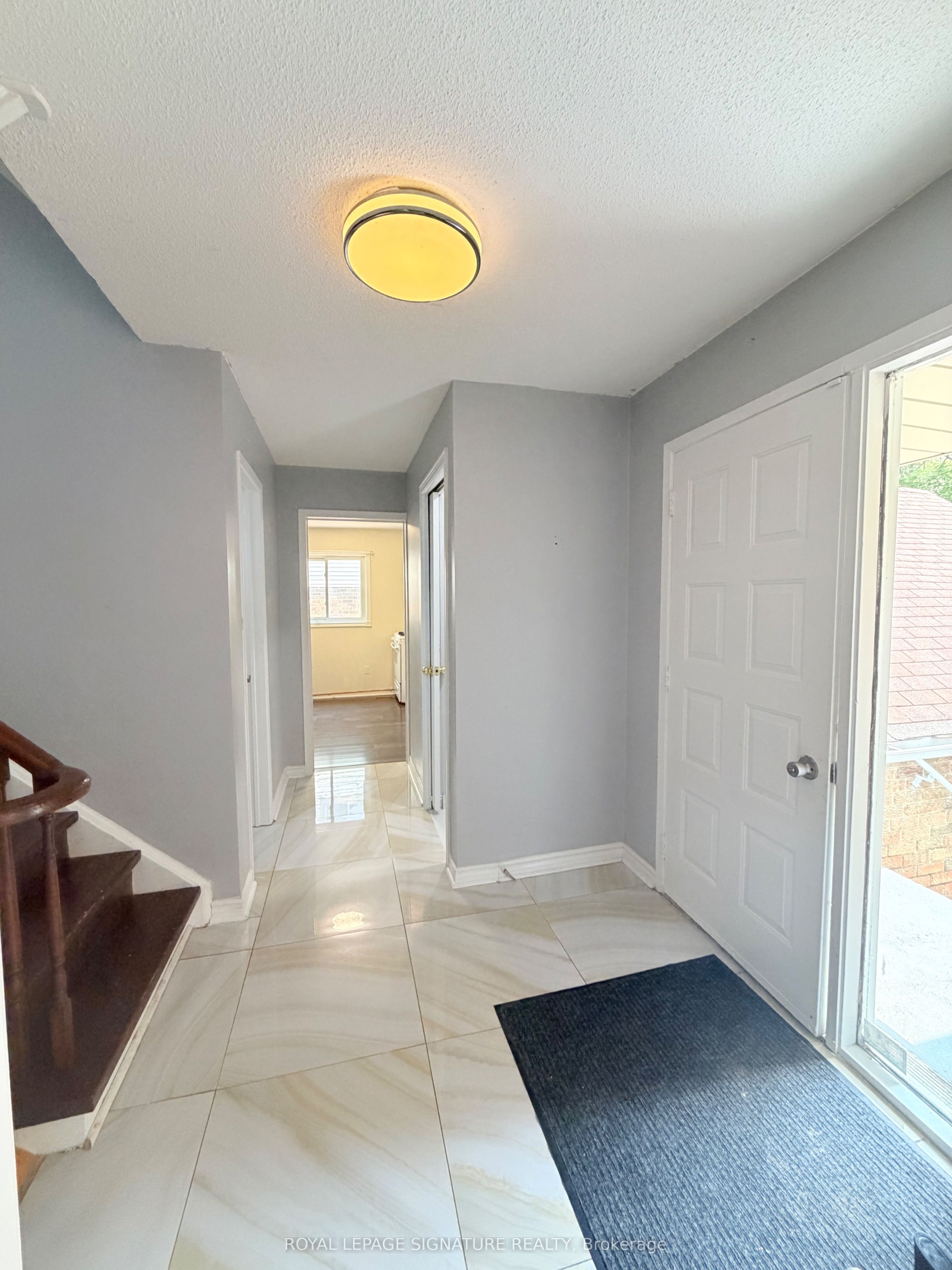 41 Broadbridge Drive Main And Upper Property Photo 3