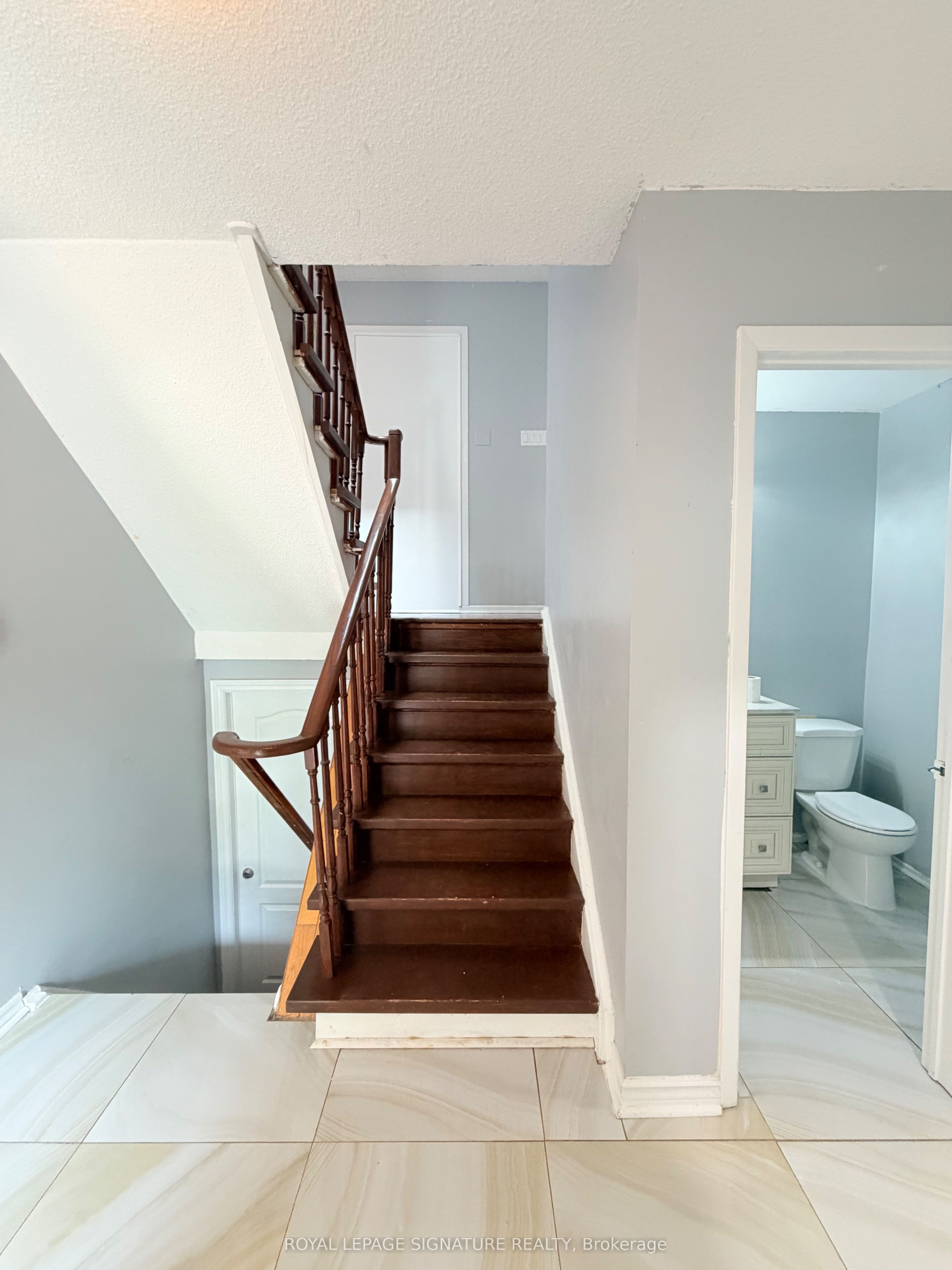 41 Broadbridge Drive Main And Upper Property Photo 5
