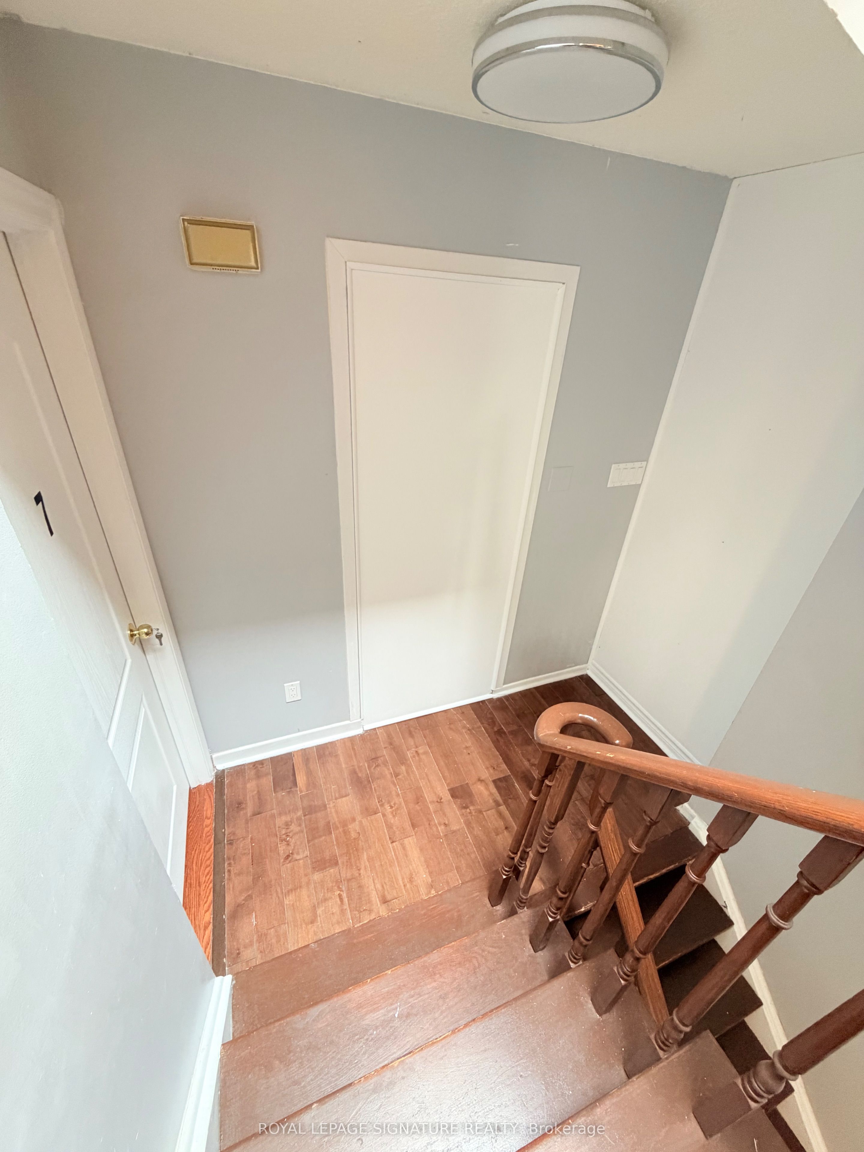 41 Broadbridge Drive Main And Upper Property Photo 14
