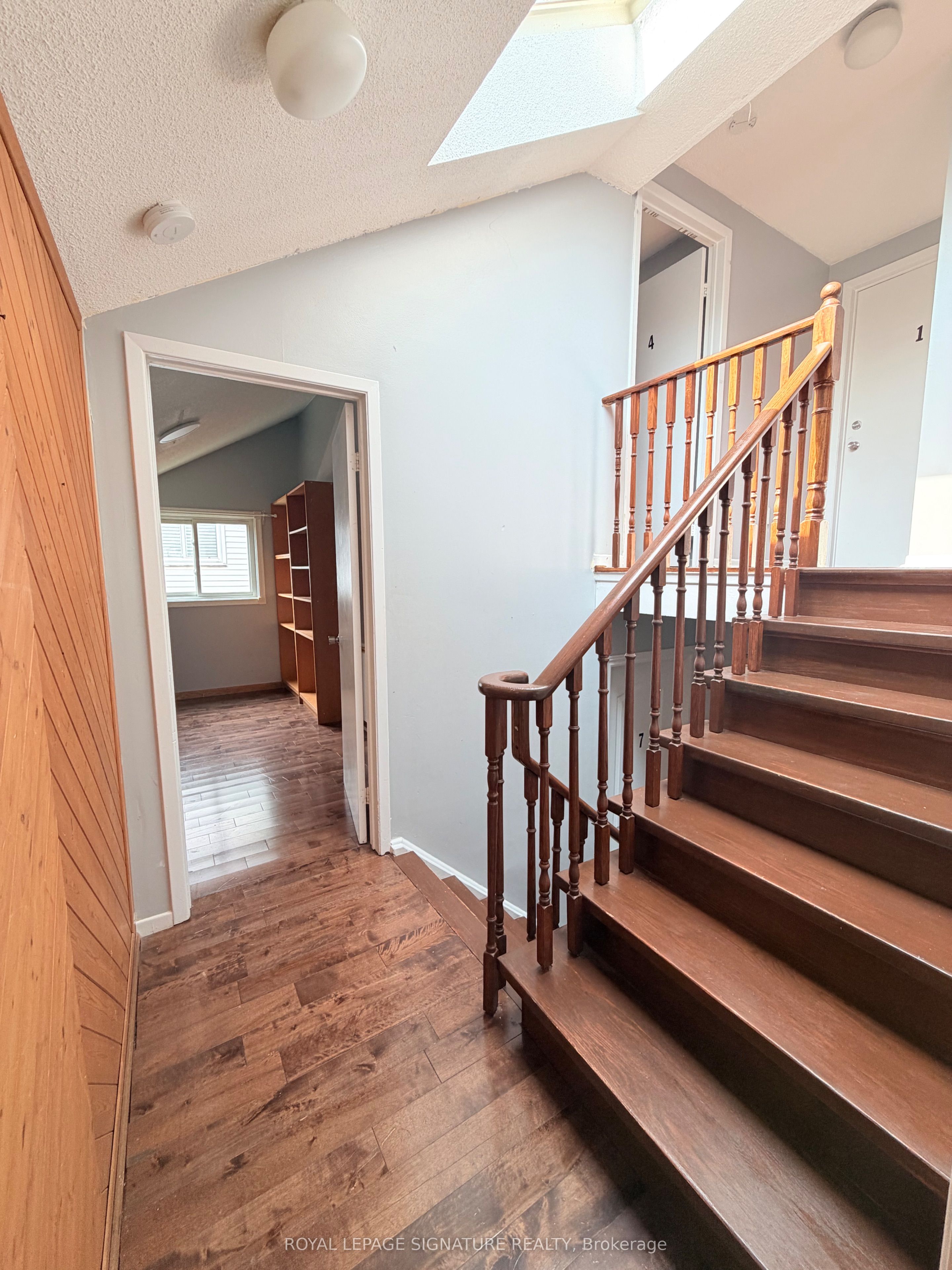 41 Broadbridge Drive Main And Upper Property Photo 18