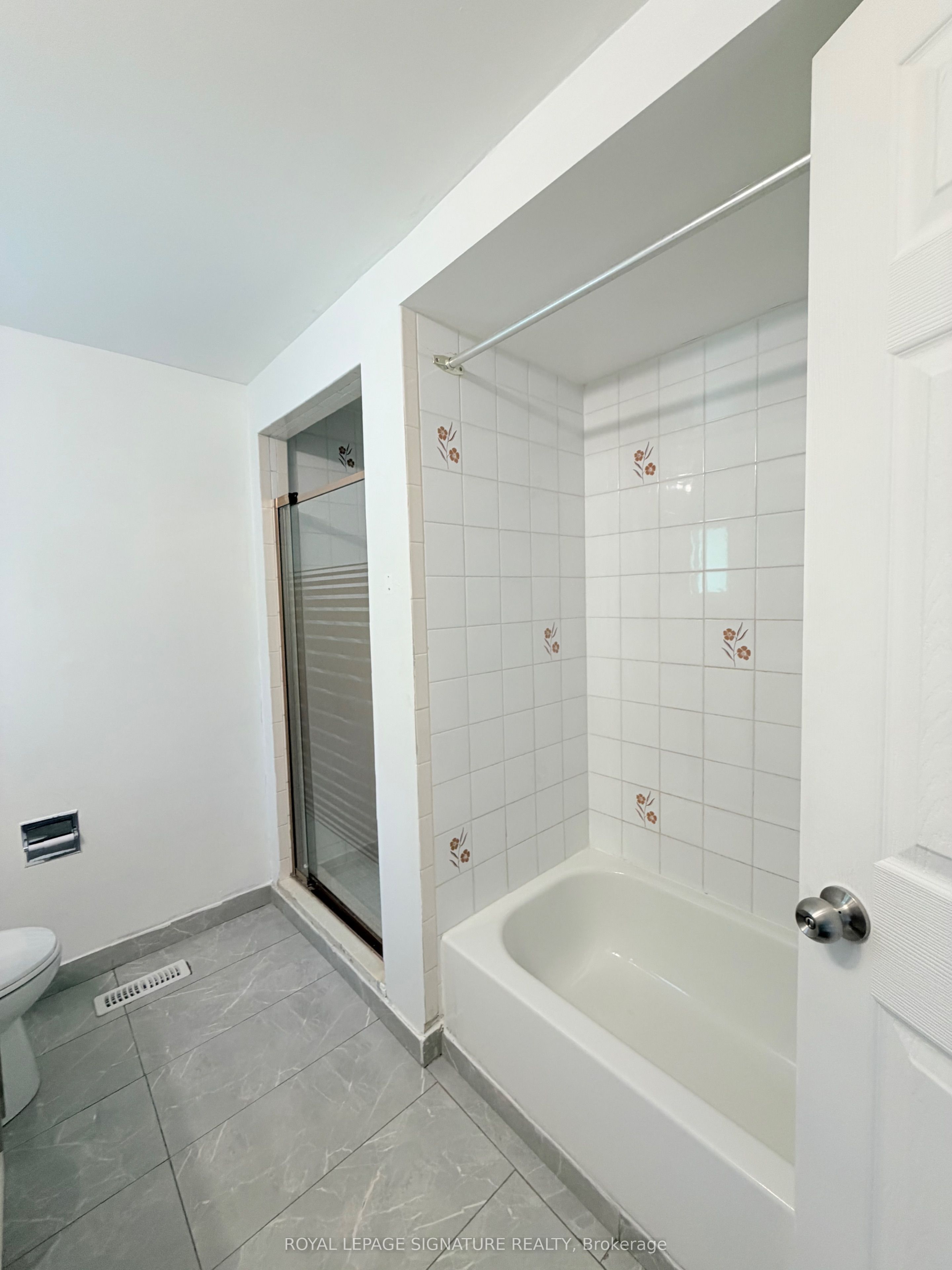 41 Broadbridge Drive Main And Upper Property Photo 24