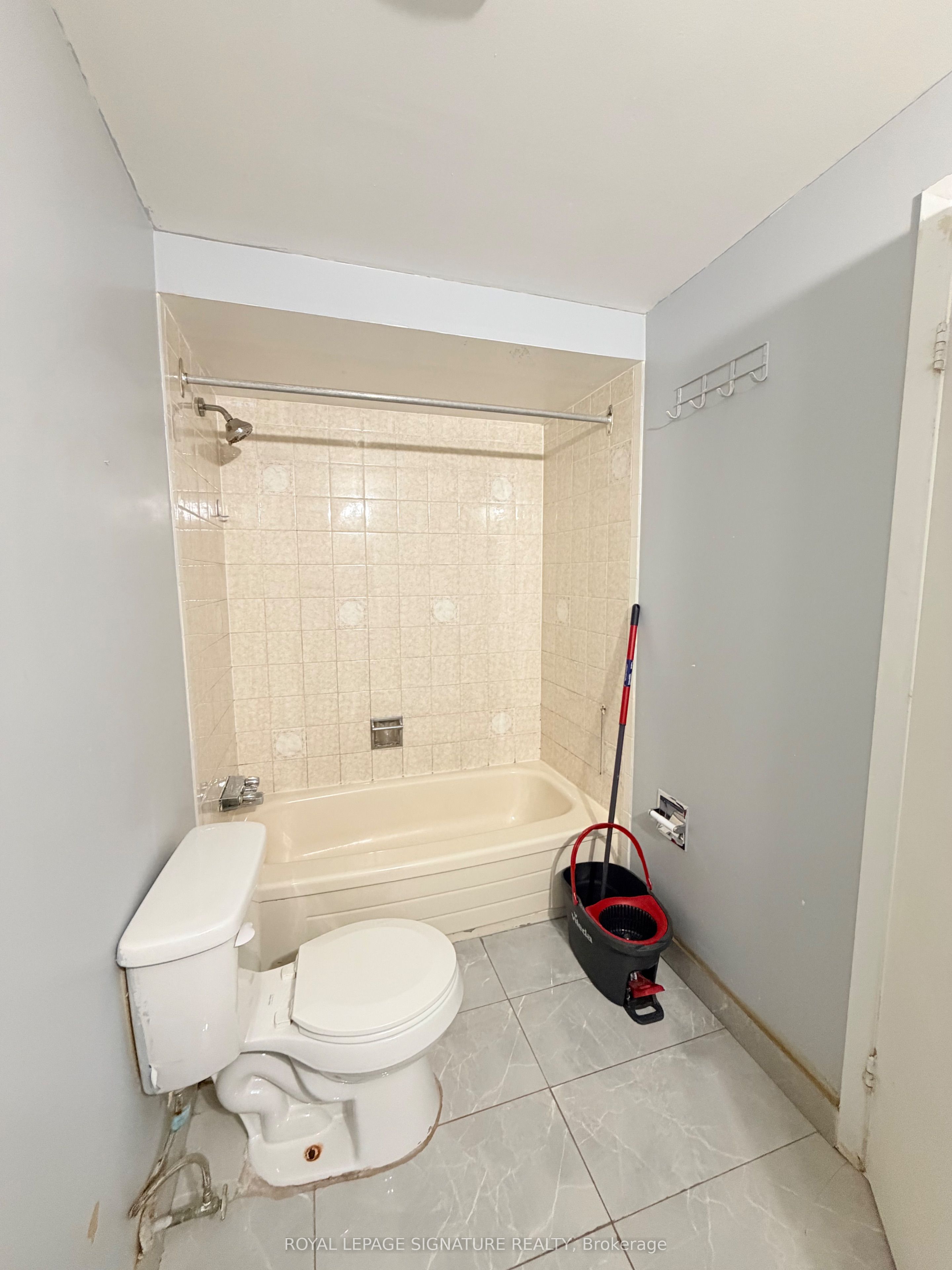 41 Broadbridge Drive Main And Upper Property Photo 30