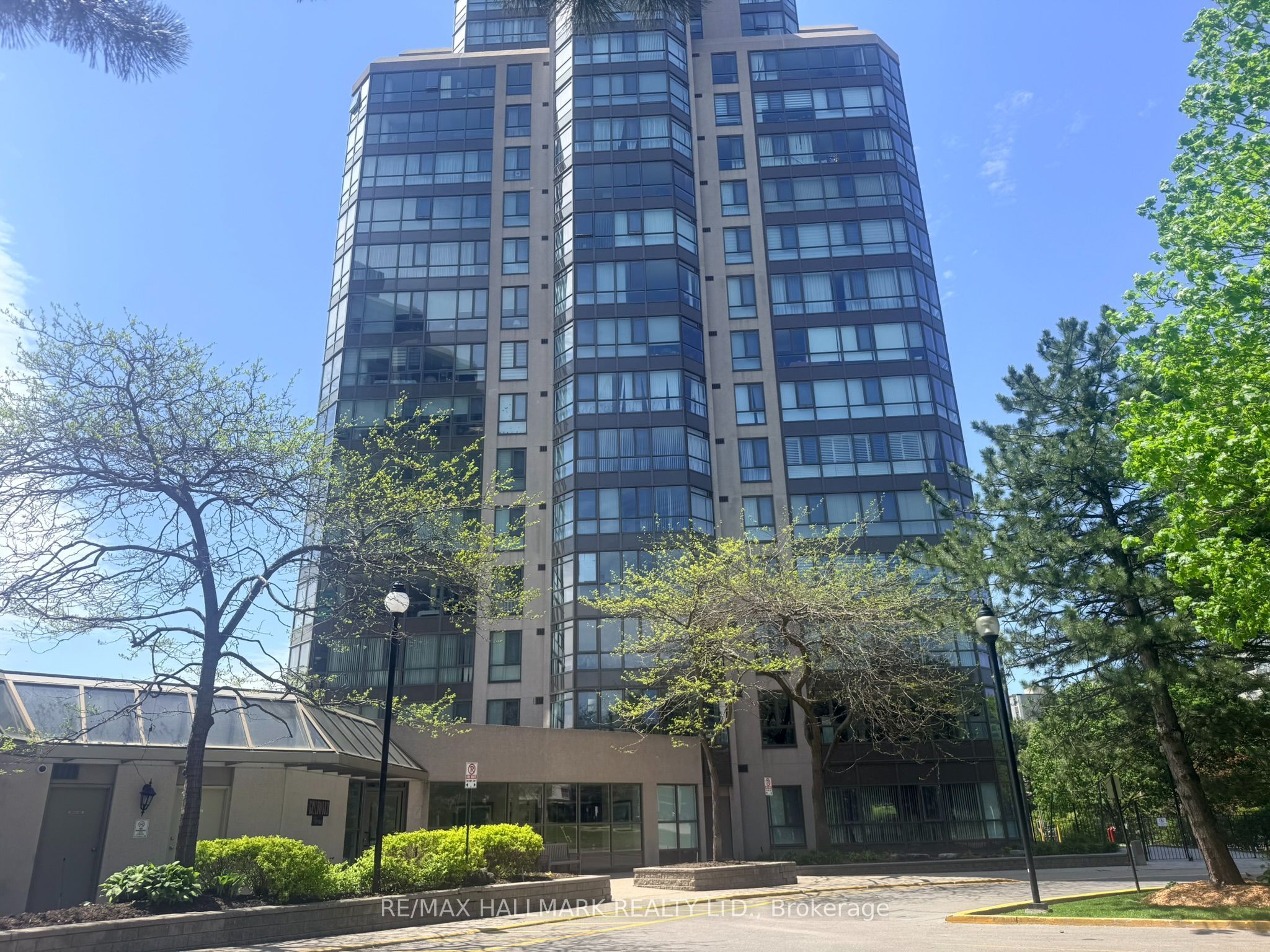 3231 Eglinton Avenue E 1105 Property Photo 1