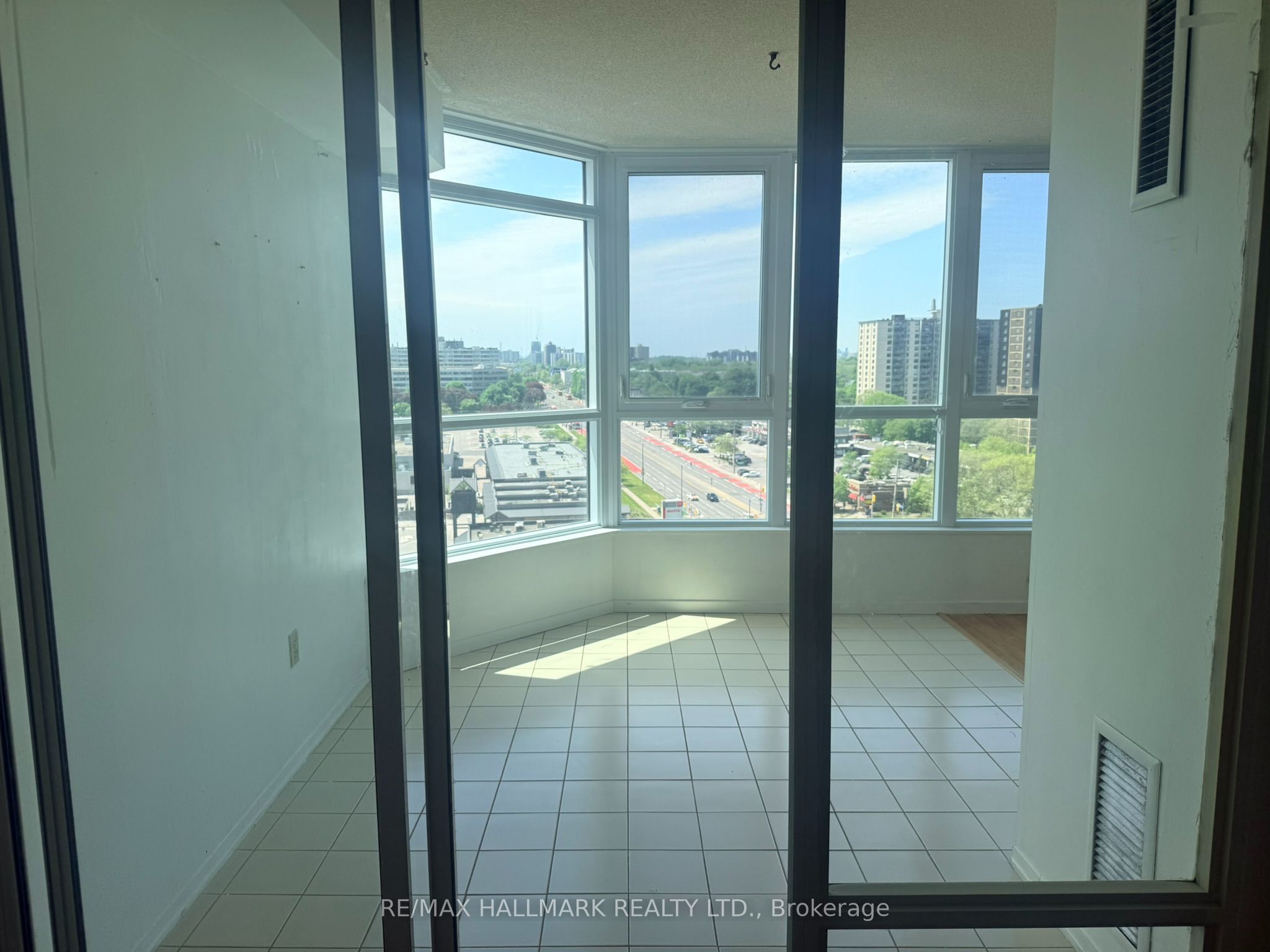 3231 Eglinton Avenue E 1105 Property Photo 13