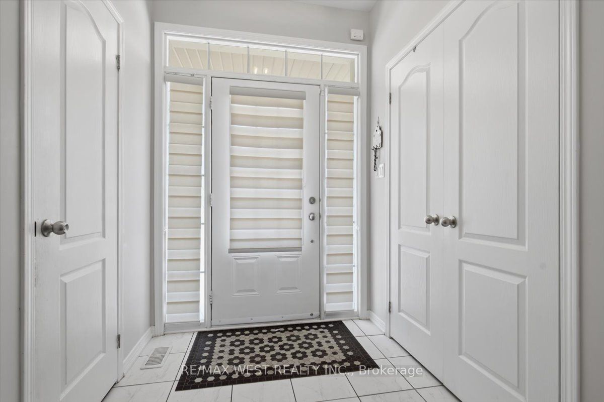 29 Stockell Crescent Property Photo 5