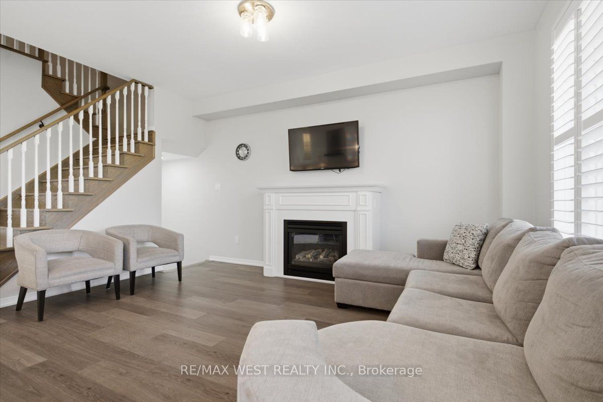 29 Stockell Crescent Property Photo 8