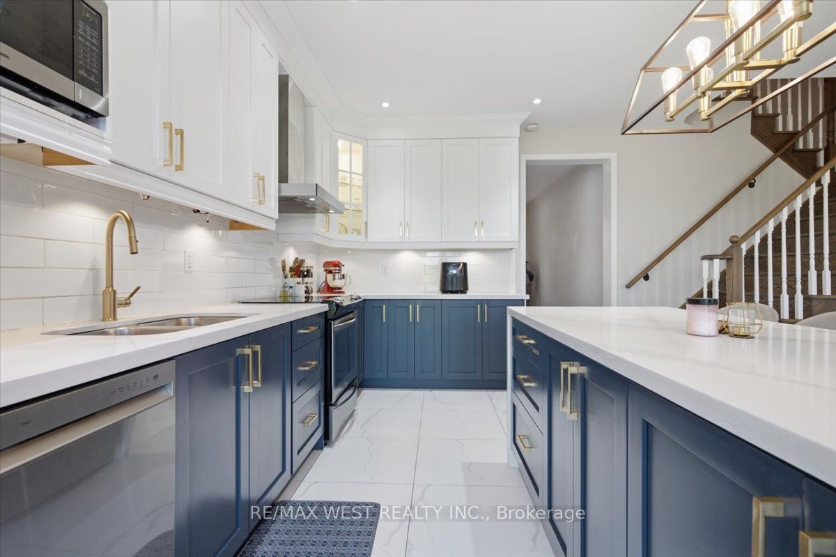 29 Stockell Crescent Property Photo 15