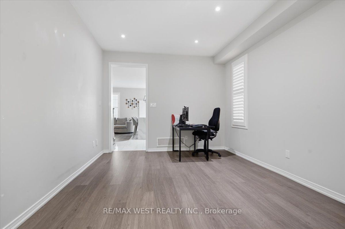 29 Stockell Crescent Property Photo 20