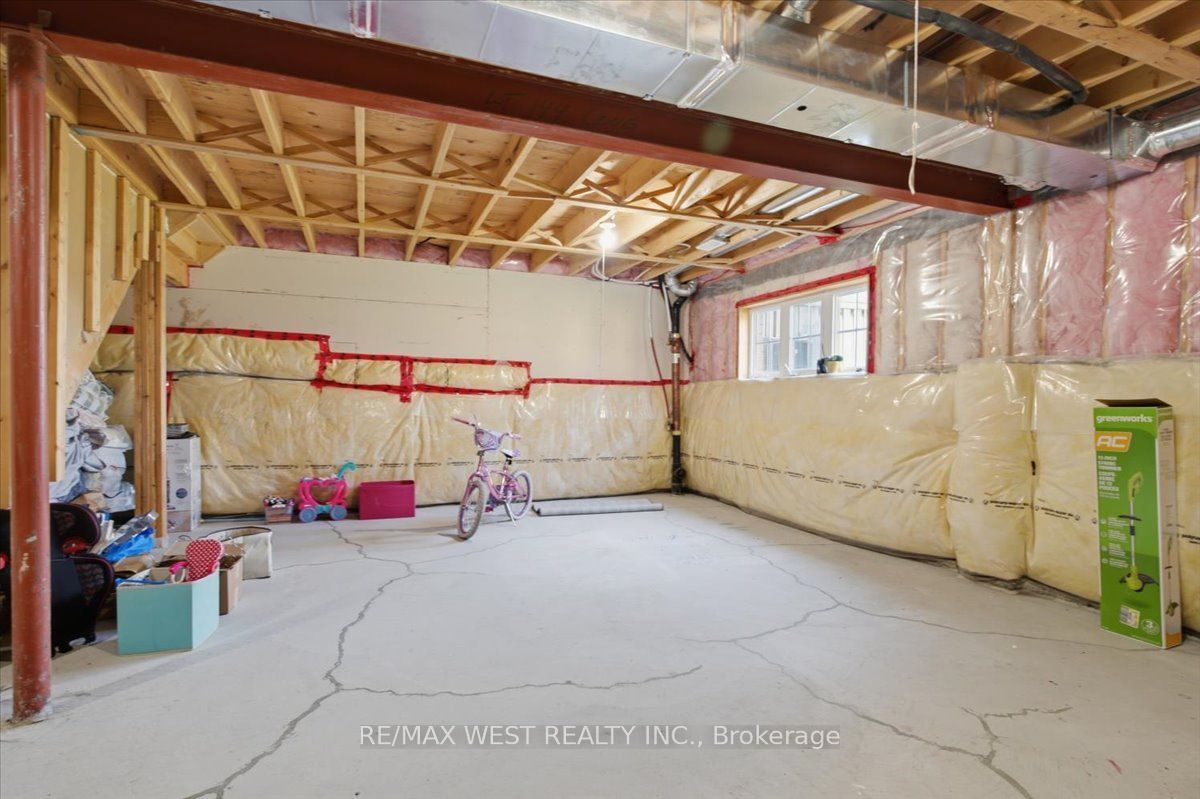 29 Stockell Crescent Property Photo 34