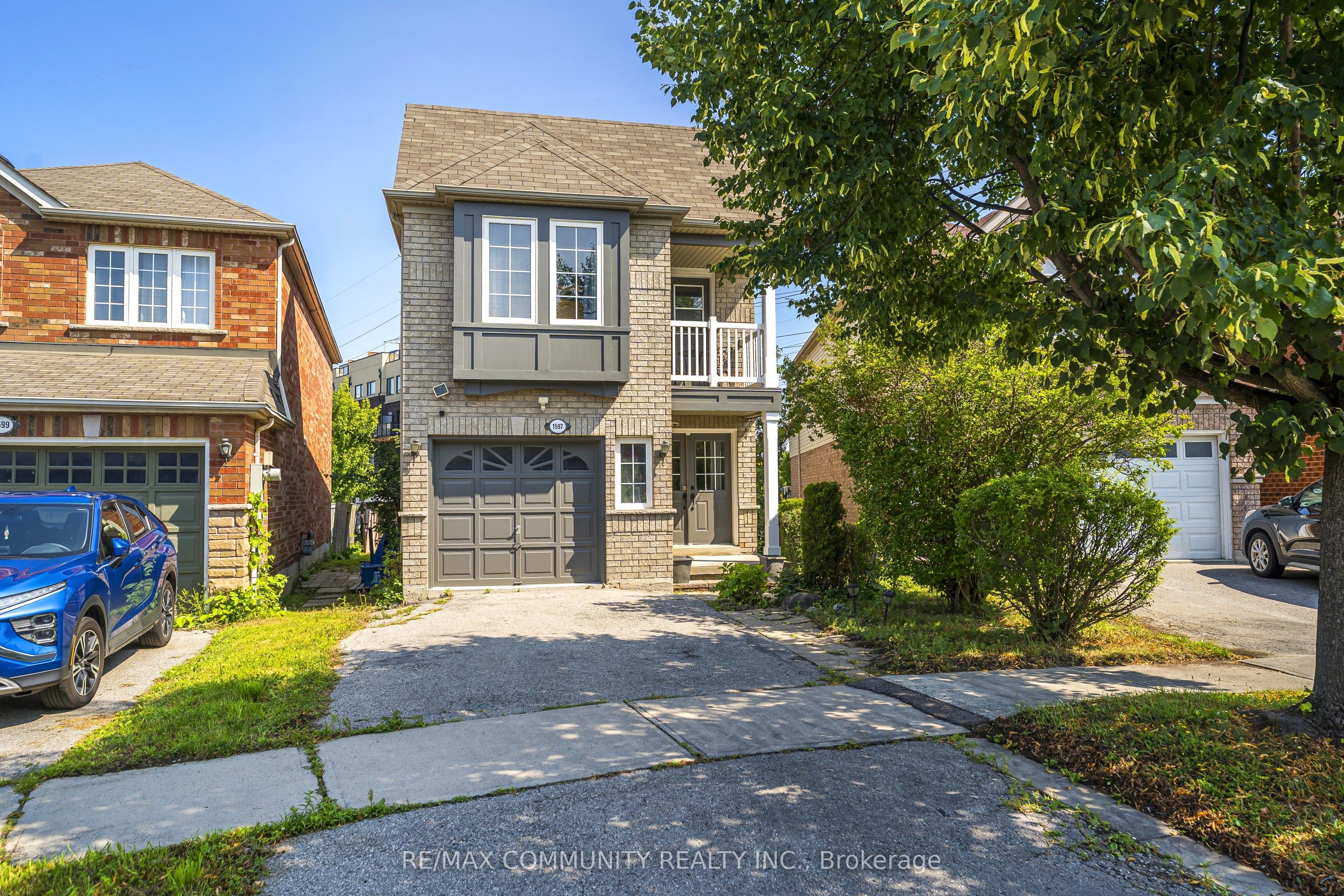 1597 Avonmore Square Property Photo 1