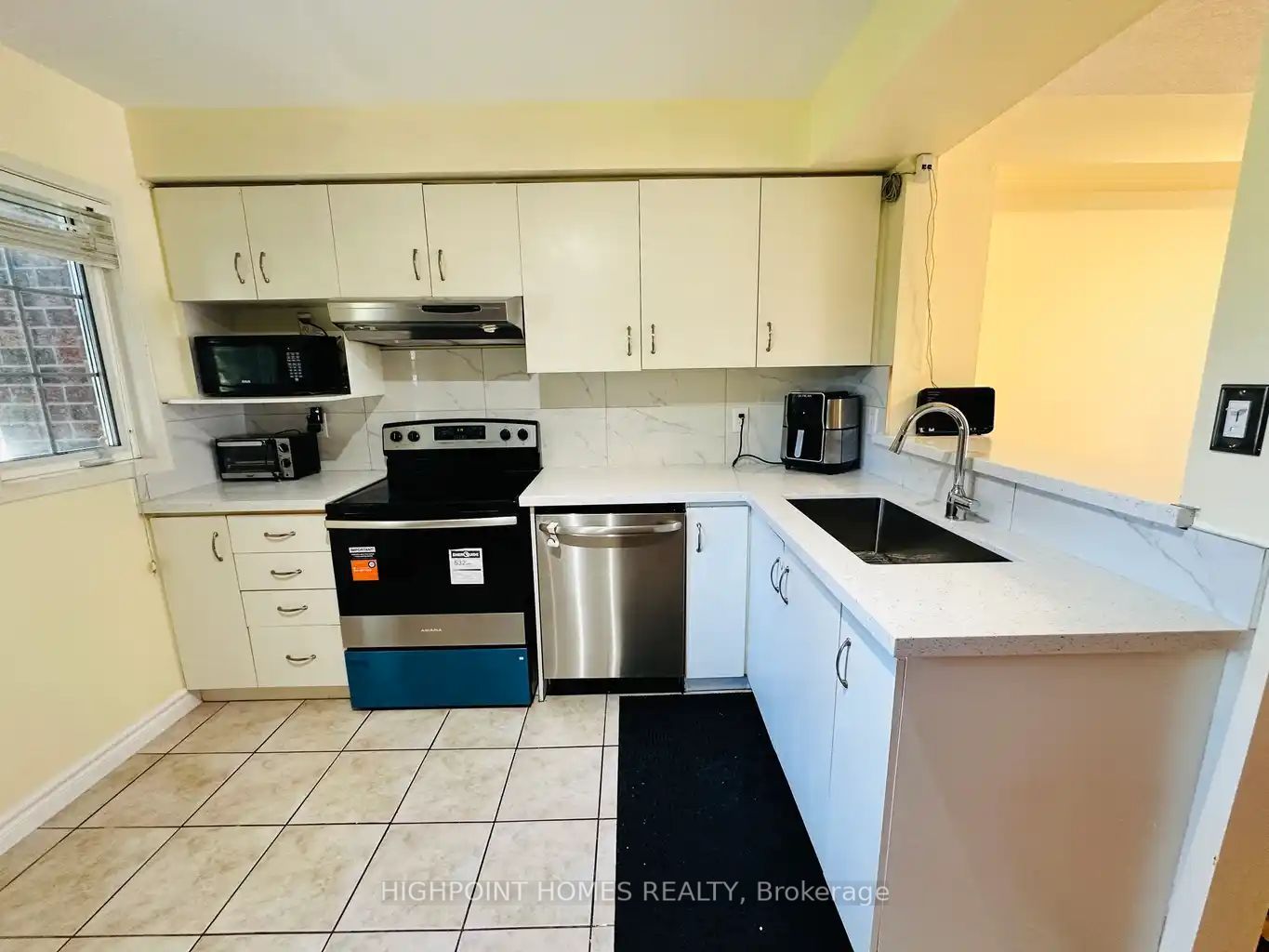 2 Hedge End Road 115 Property Photo 6