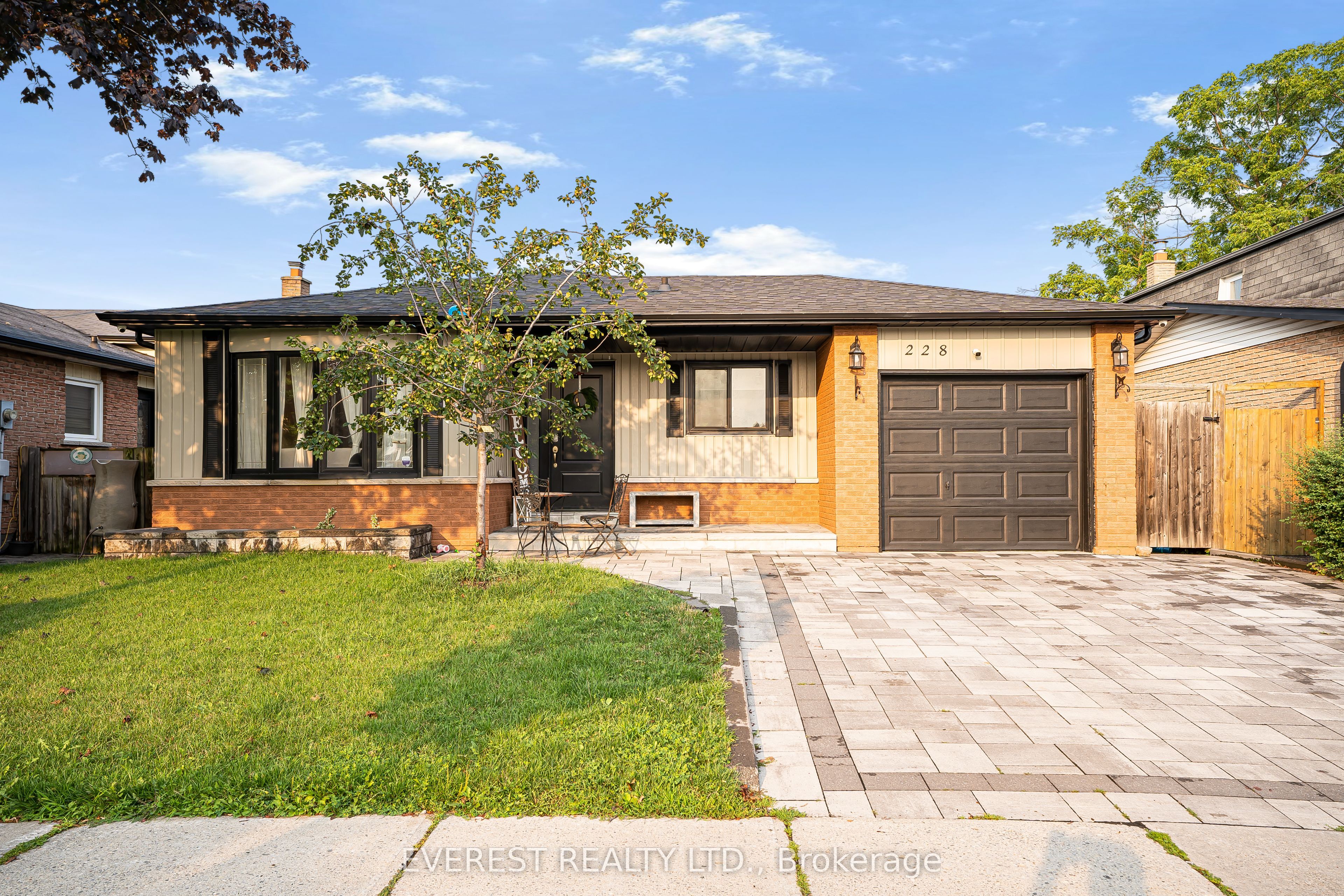228 Michael Boulevard Property Photo 1