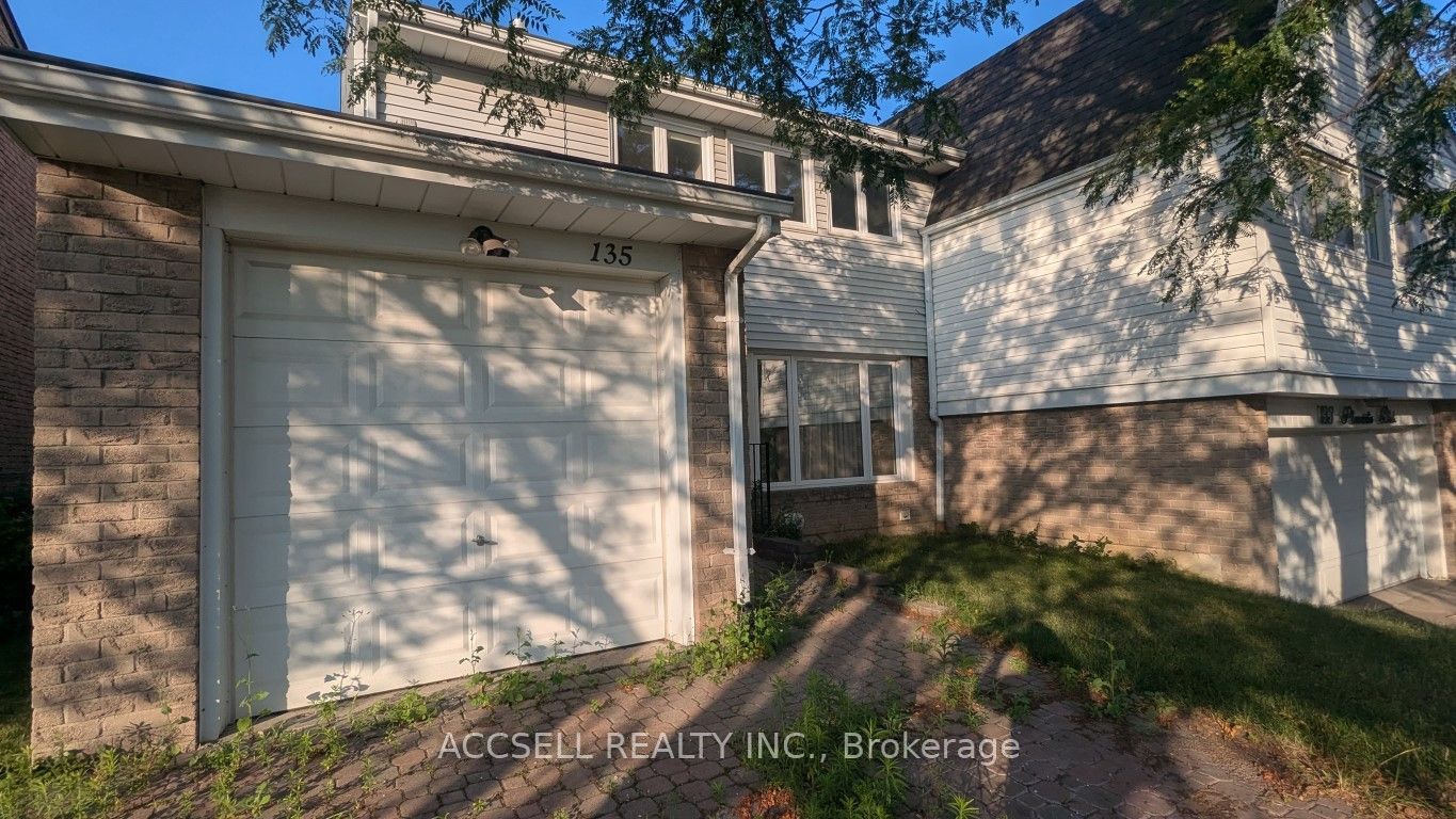 135 Placentia Boulevard Property Photo 1