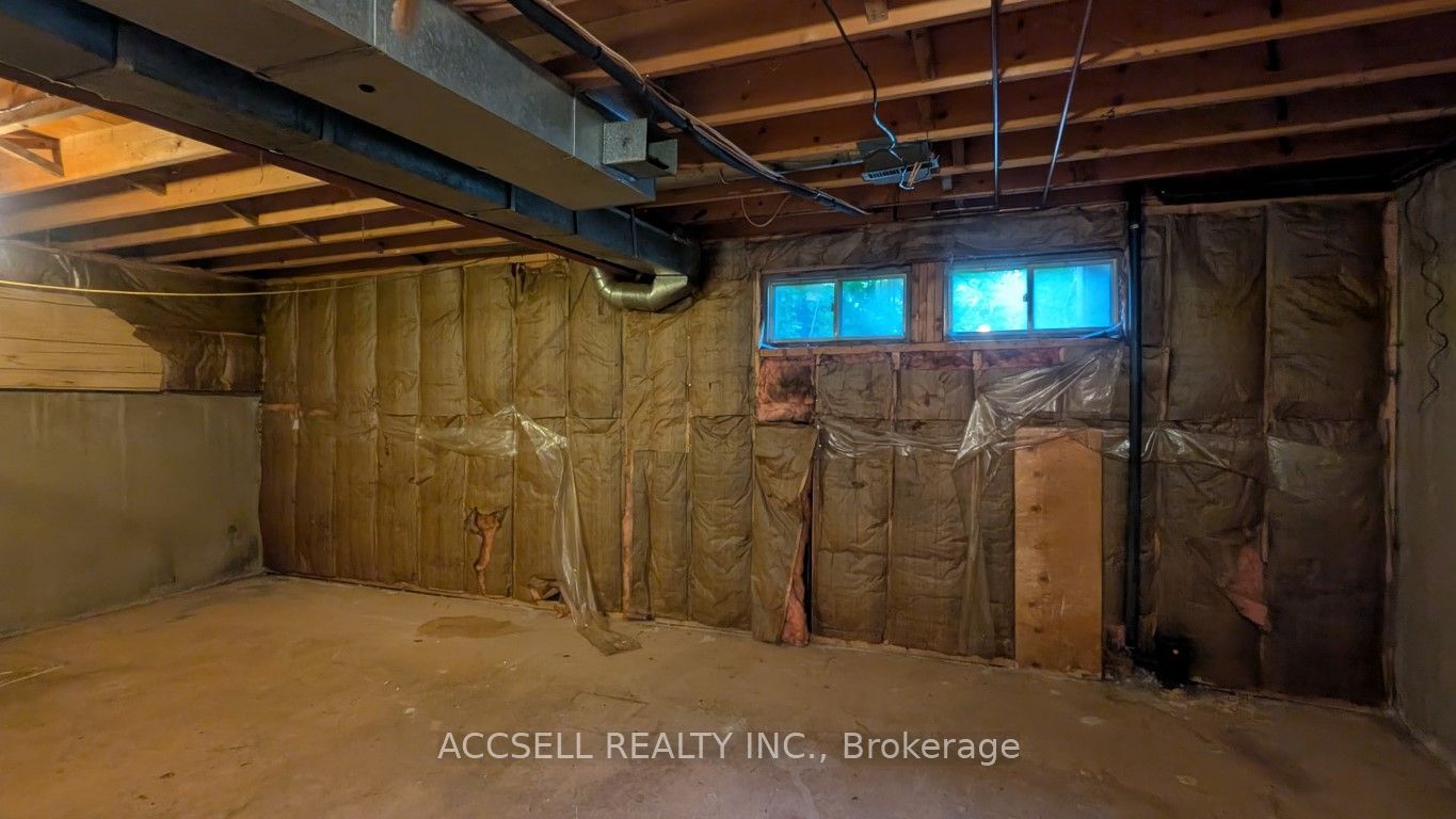 135 Placentia Boulevard Property Photo 9
