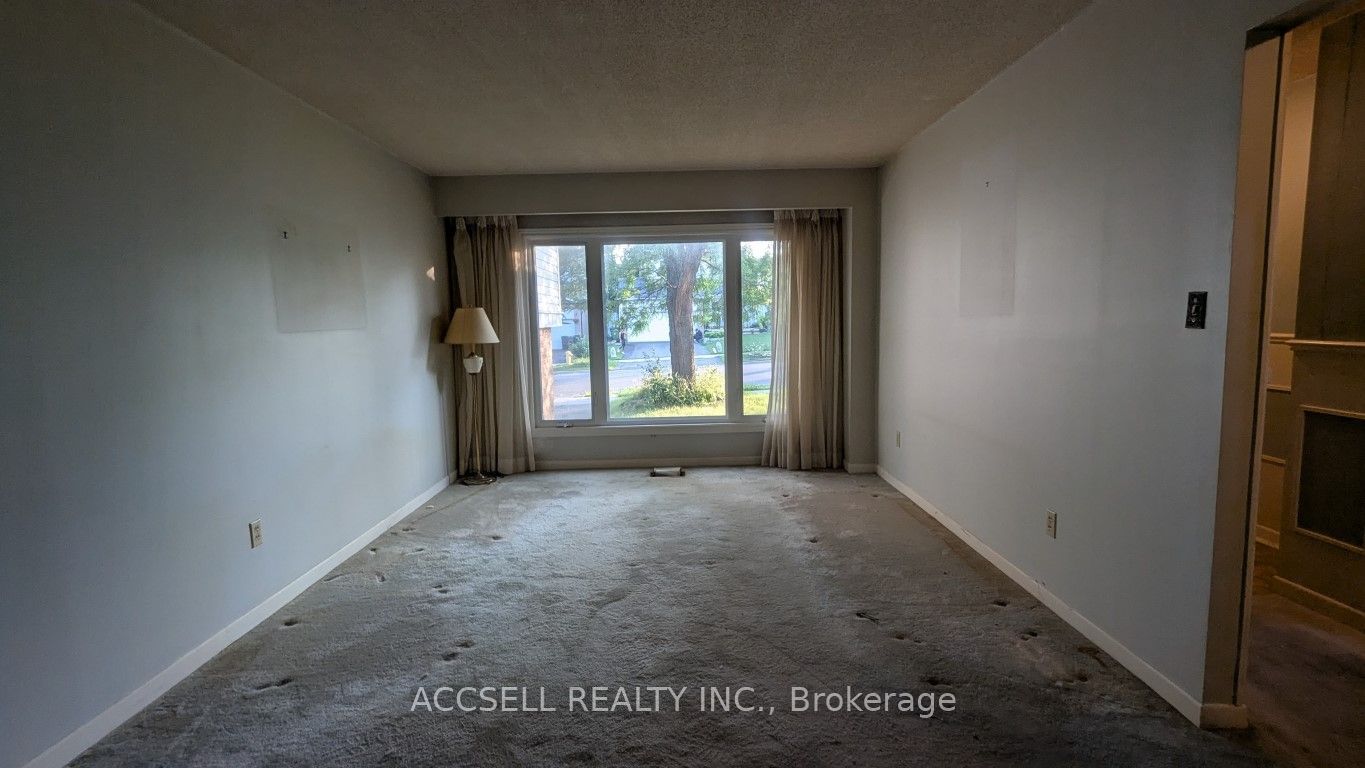 135 Placentia Boulevard Property Photo 11