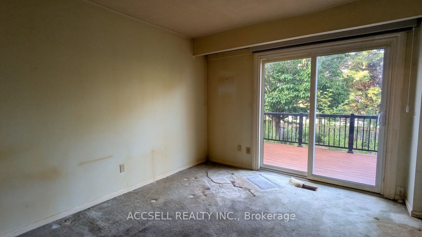135 Placentia Boulevard Property Photo 13