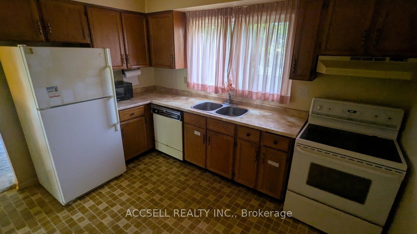 135 Placentia Boulevard Property Photo 14