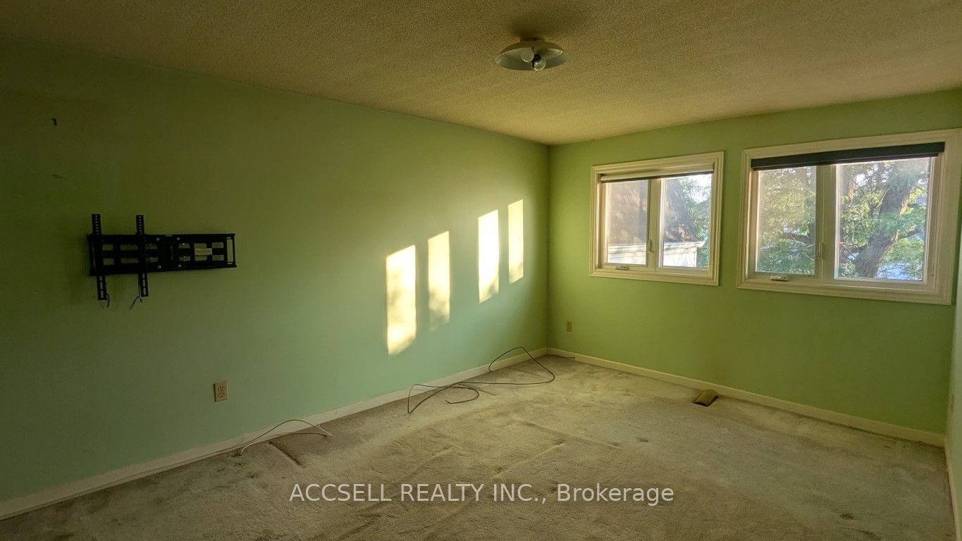 135 Placentia Boulevard Property Photo 16