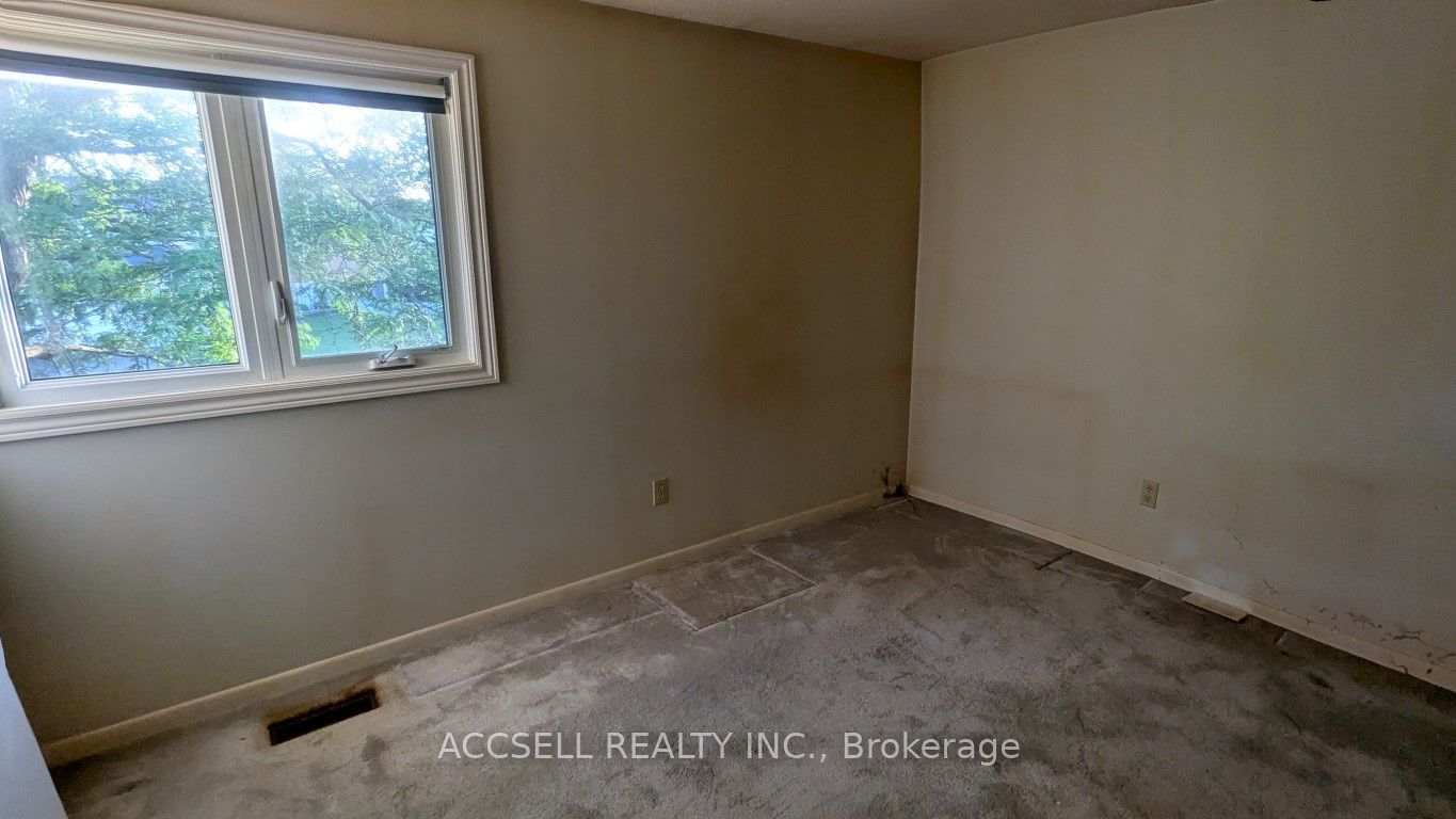 135 Placentia Boulevard Property Photo 17