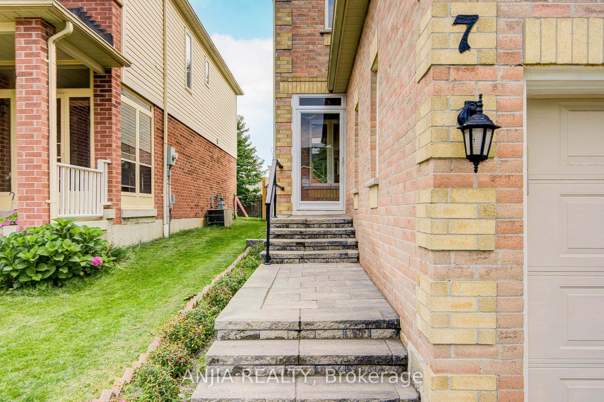 7 Allayden Drive Property Photo 33