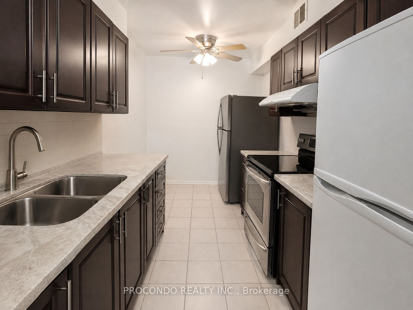45 Silver Springs Boulevard 1709 Master Bedroom Property Photo 6