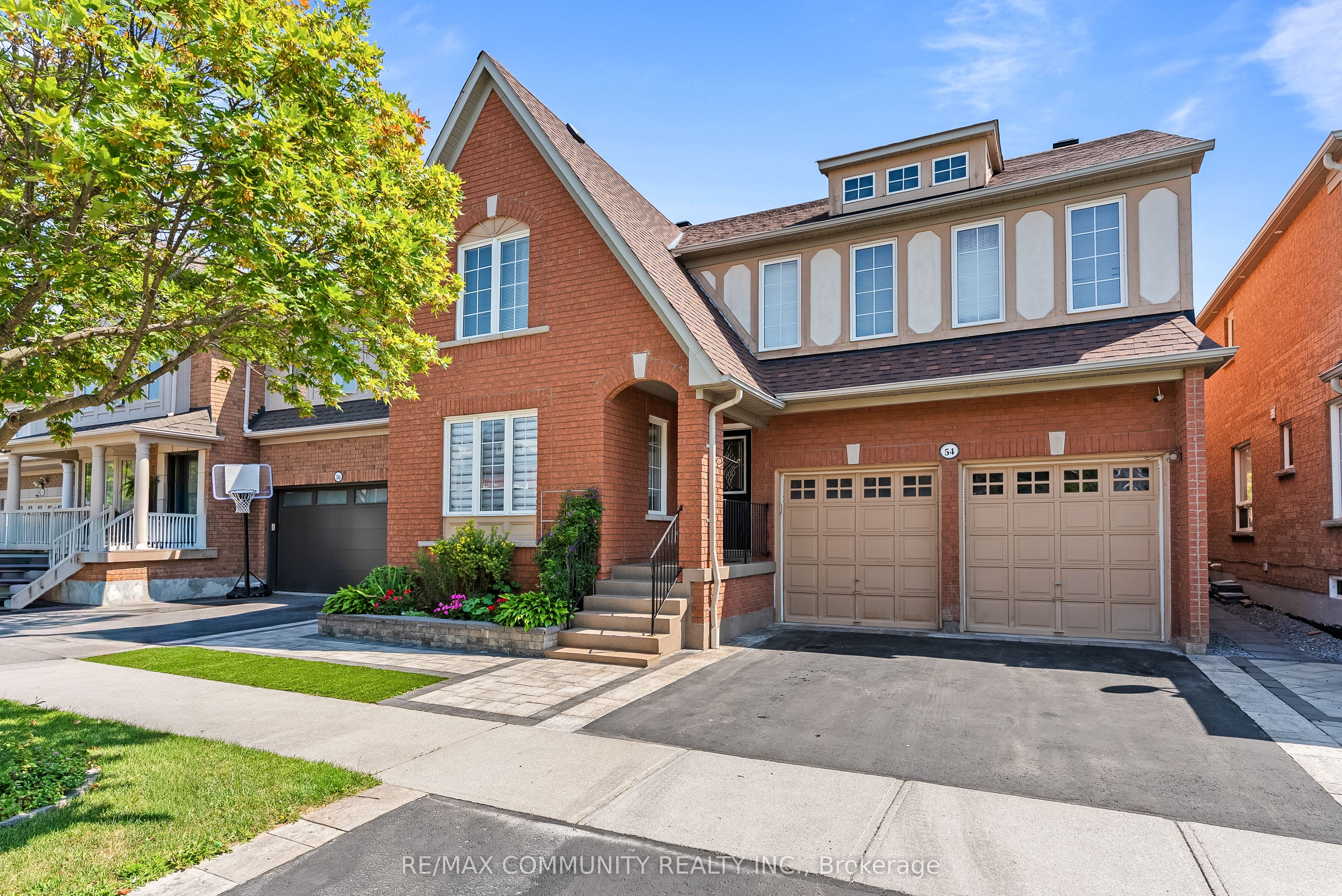 54 Morland Crescent