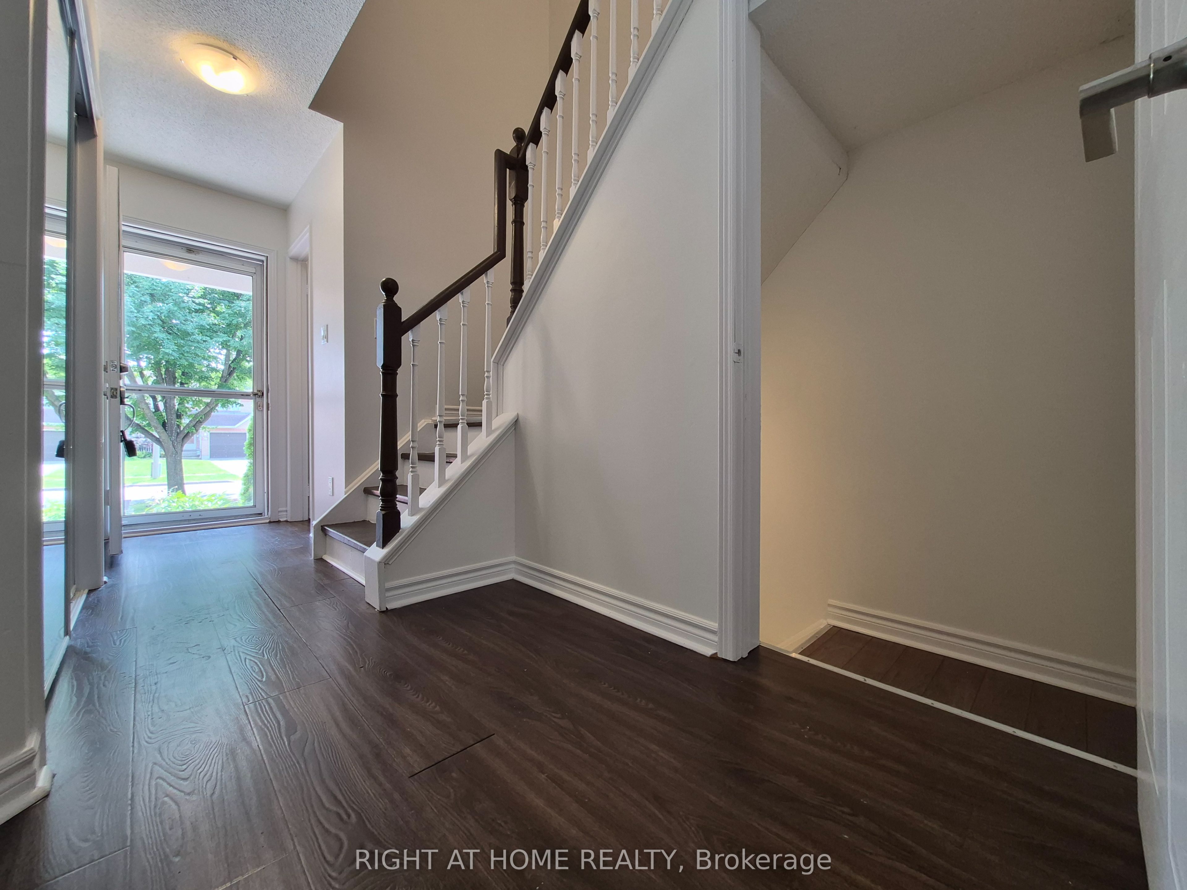 21 Mccullock Crescent Property Photo 5