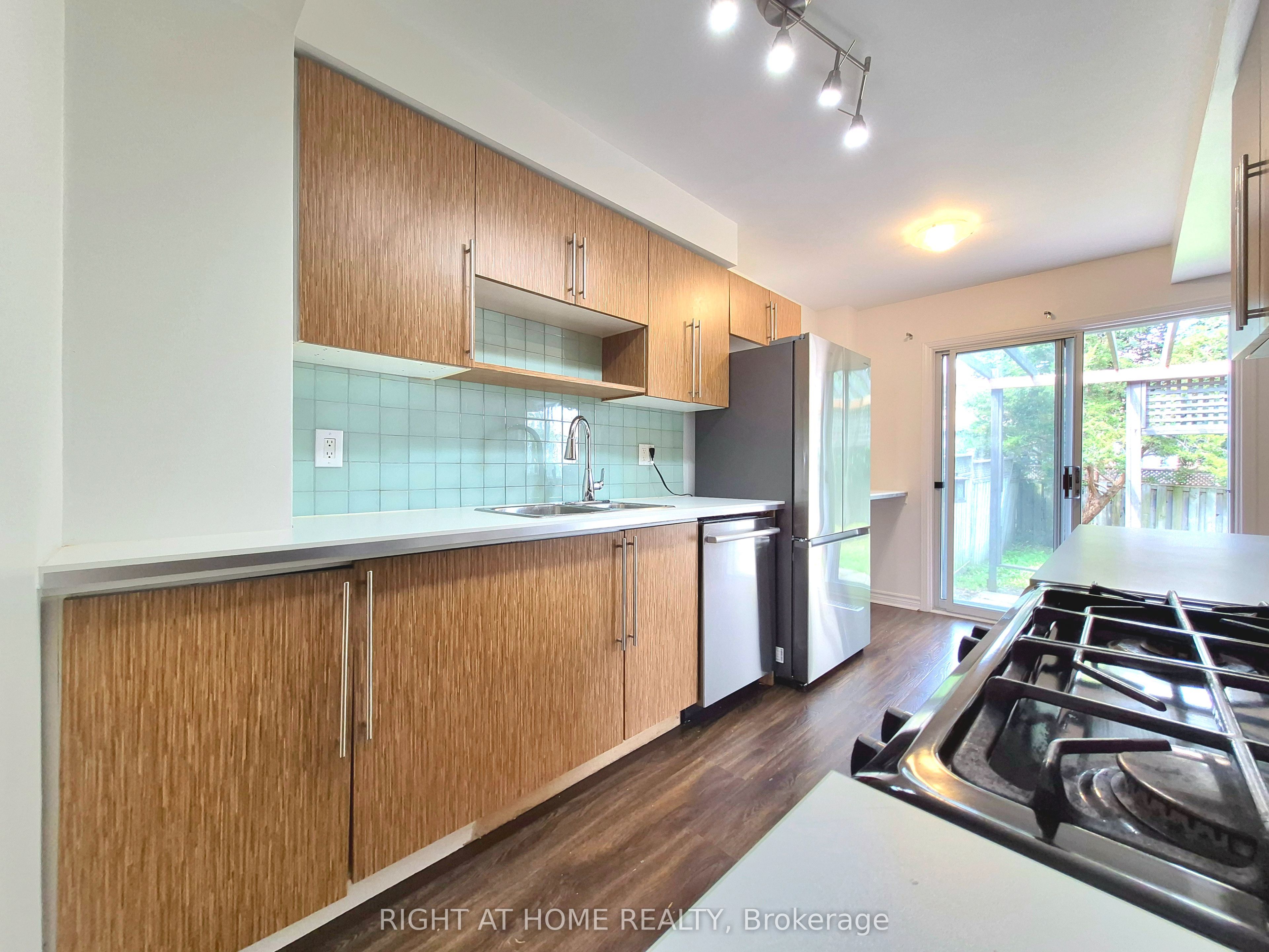21 Mccullock Crescent Property Photo 8